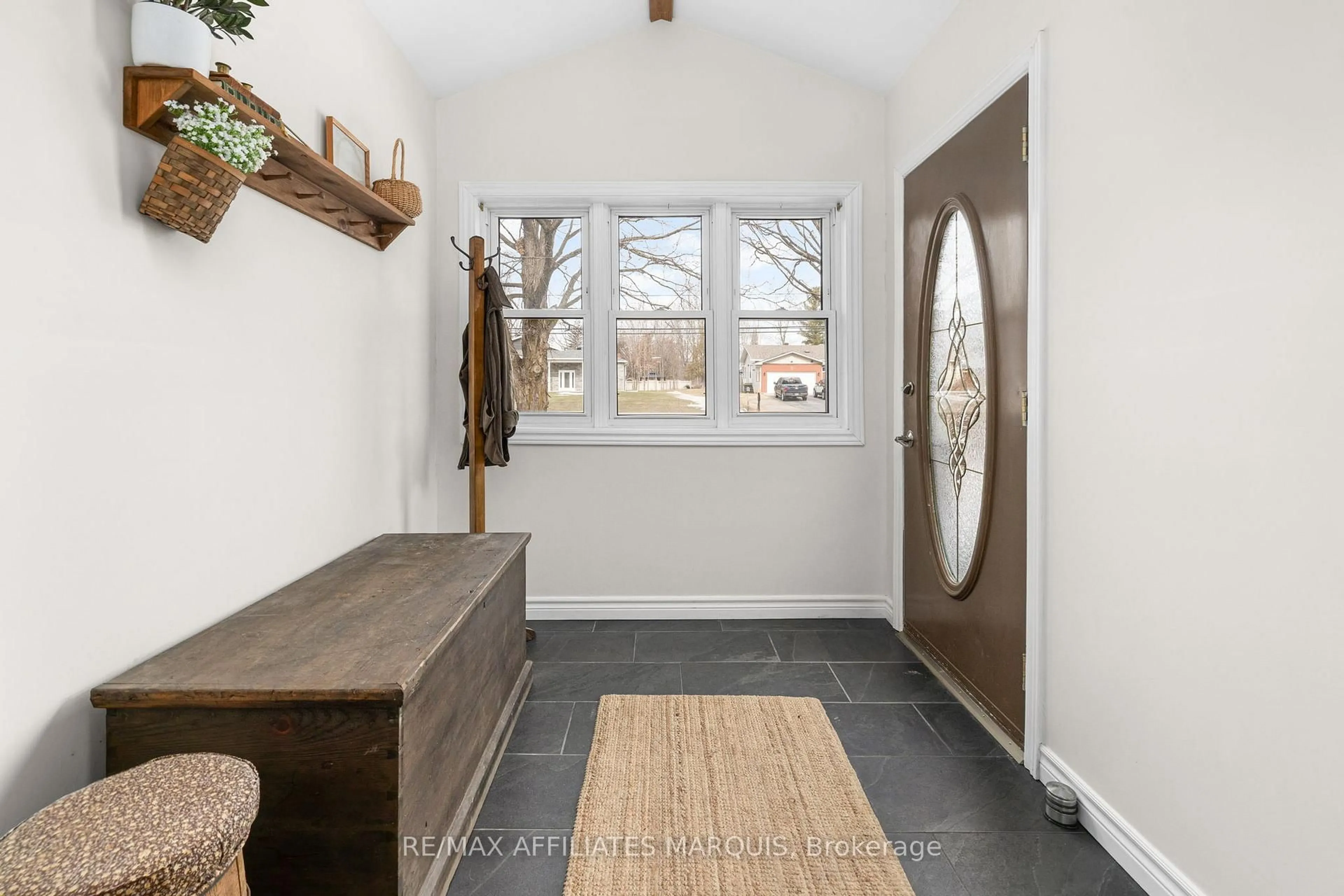 Indoor entryway for 55 Golf Club Rd, Rideau Lakes Ontario K7A 4S5