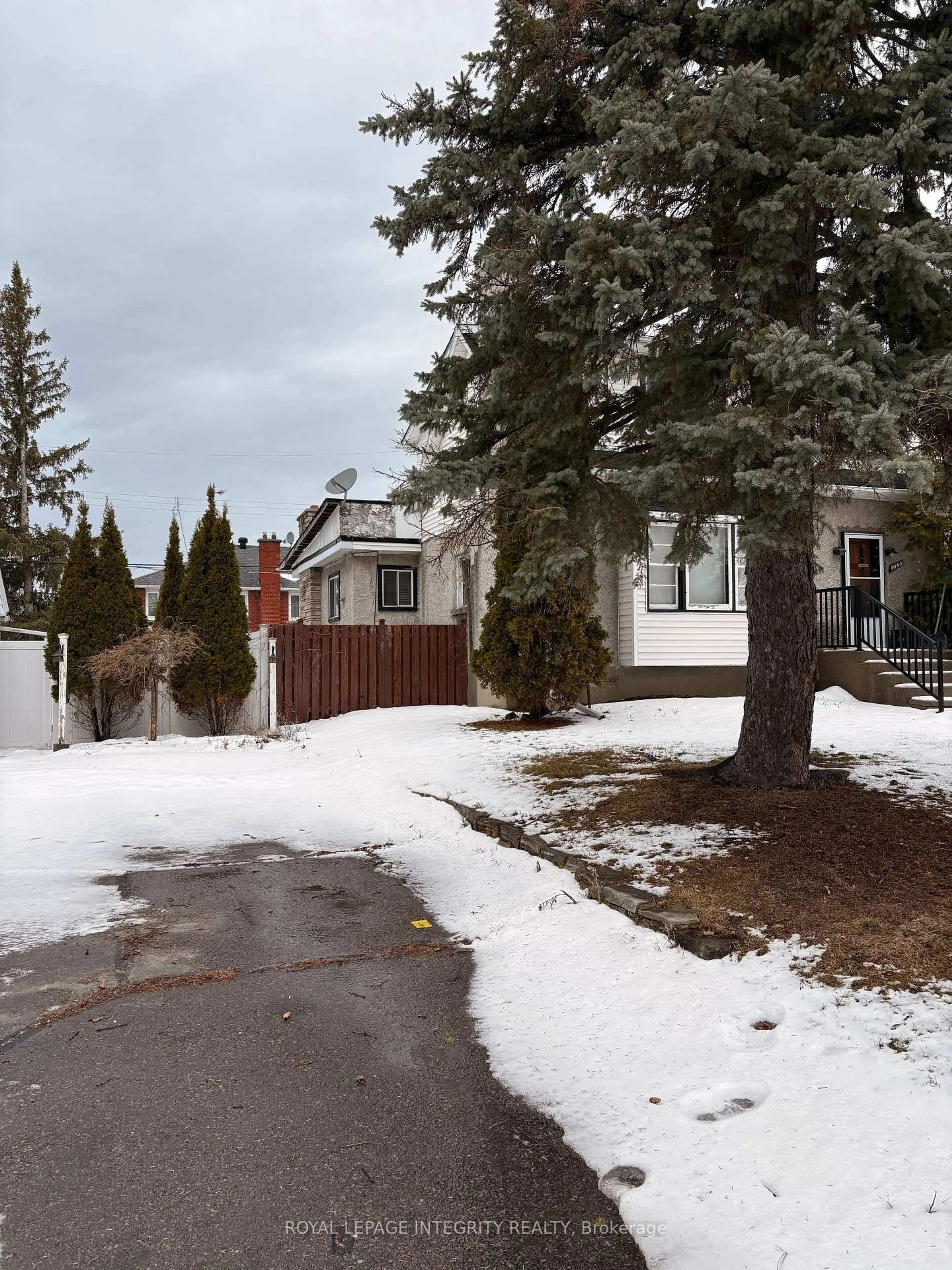 Unknown for 1085 Richard Ave, Ottawa Ontario K1H 8C3