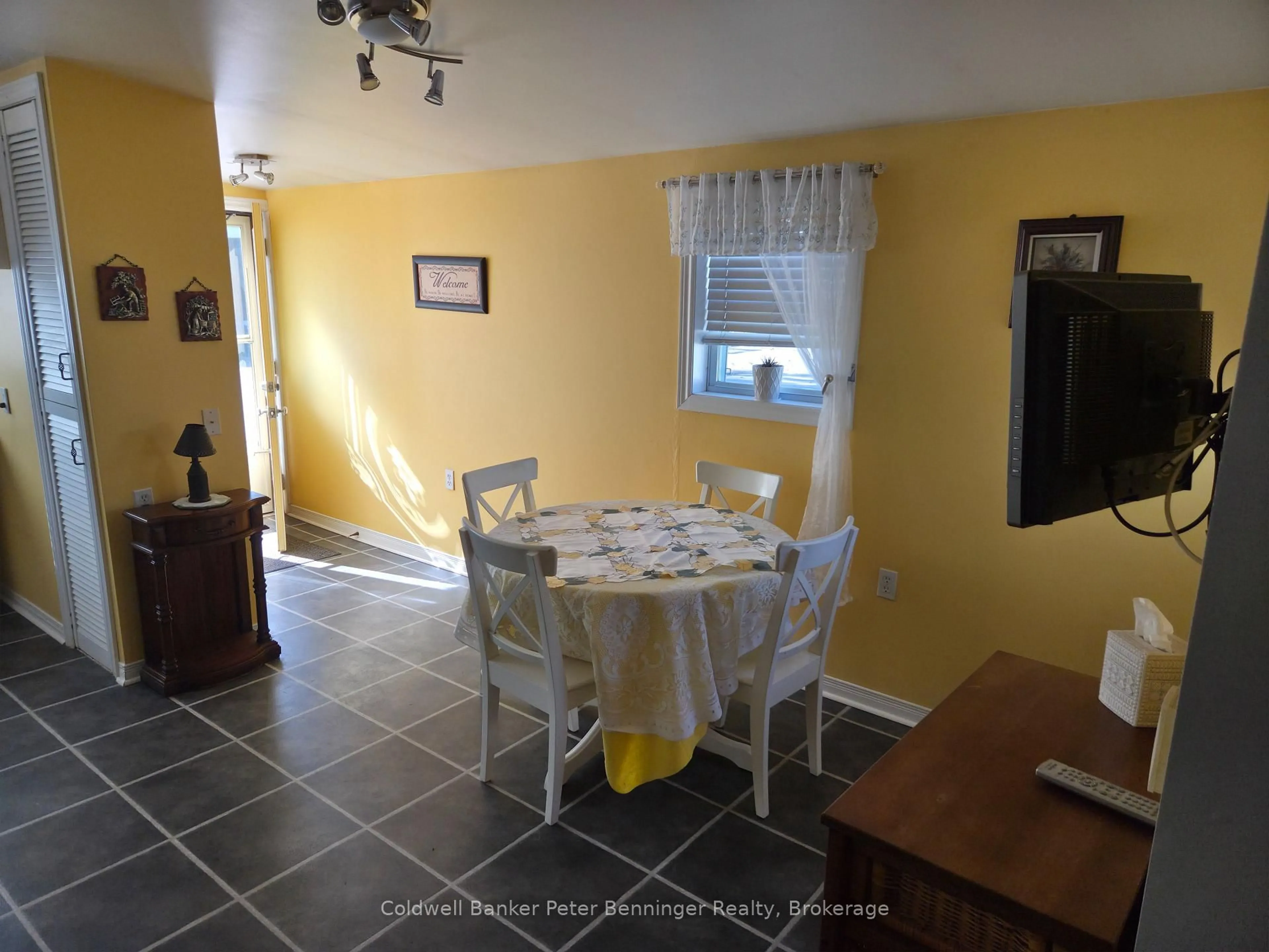 Dining room, ceramic/tile floor for 123 Scott St, Woolwich Ontario N2J 4G8