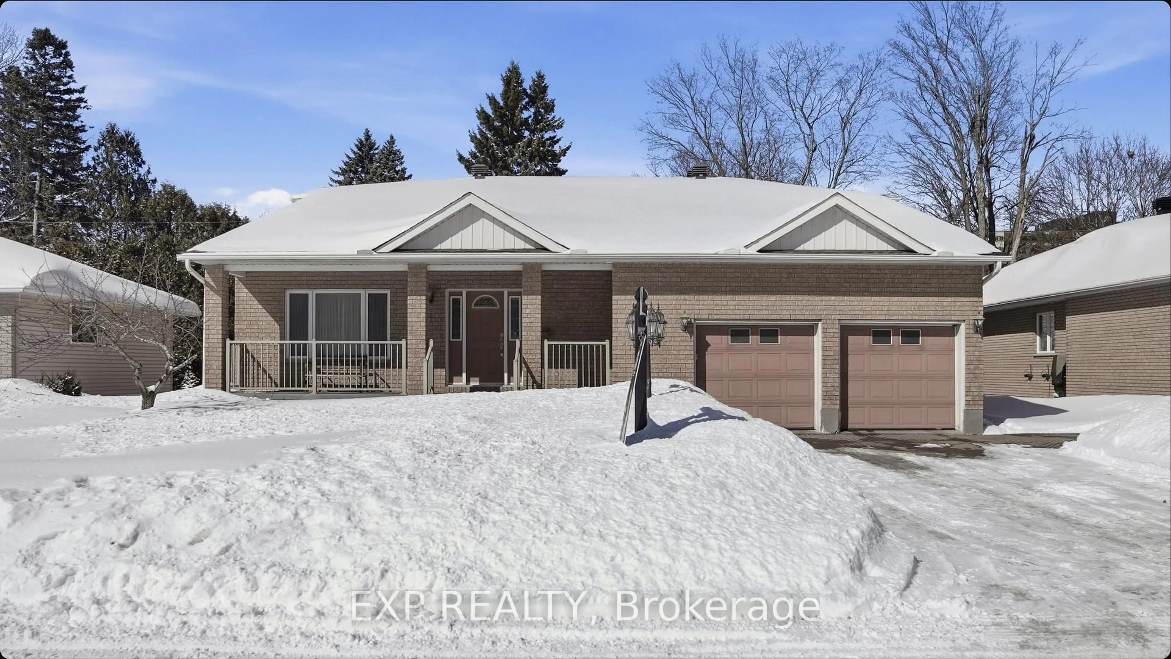 Home with brick exterior material, street for 21 Chippewa Ave, Ottawa Ontario K2G 1X6