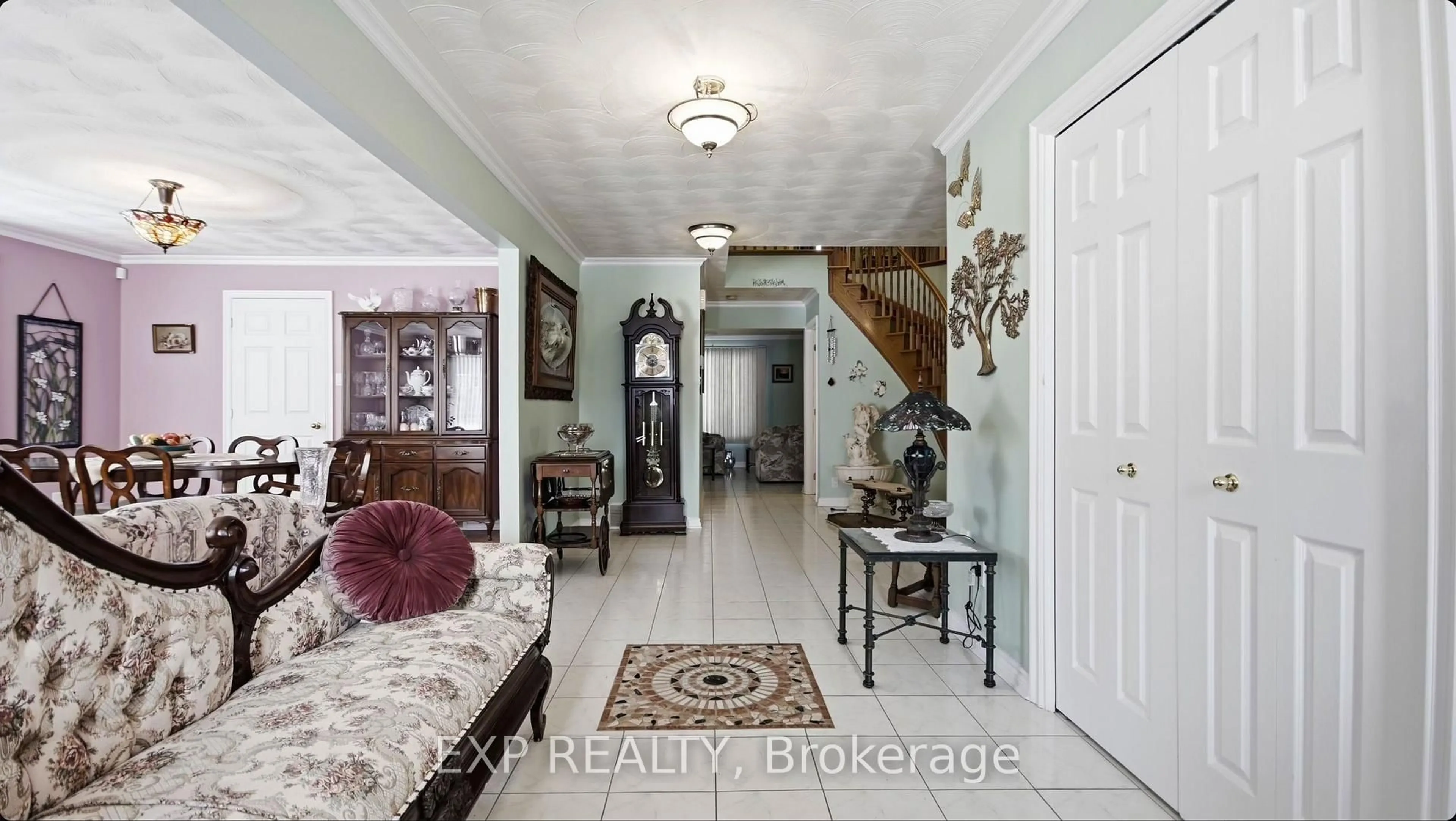 Unknown for 21 Chippewa Ave, Ottawa Ontario K2G 1X6