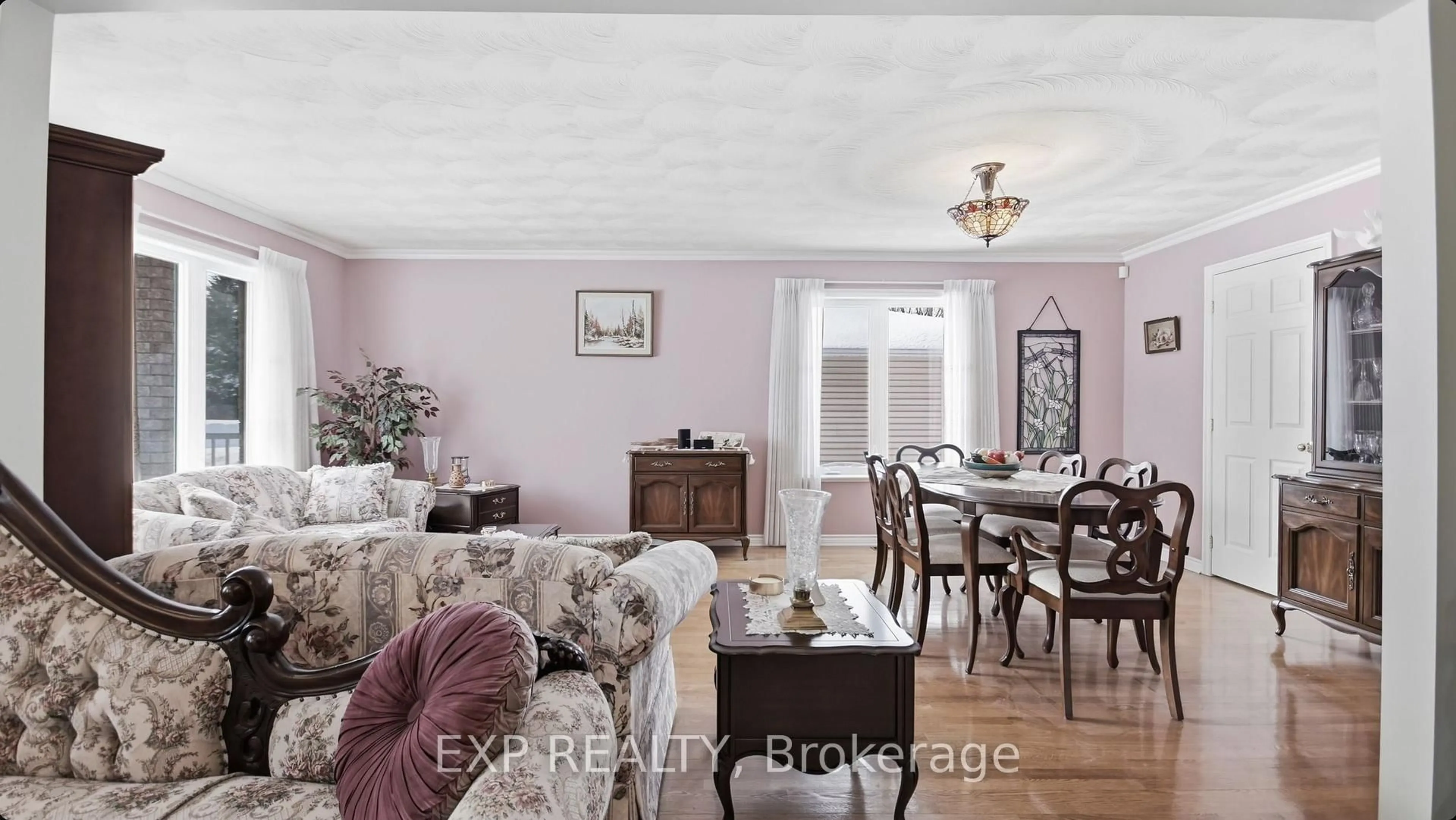 Unknown for 21 Chippewa Ave, Ottawa Ontario K2G 1X6