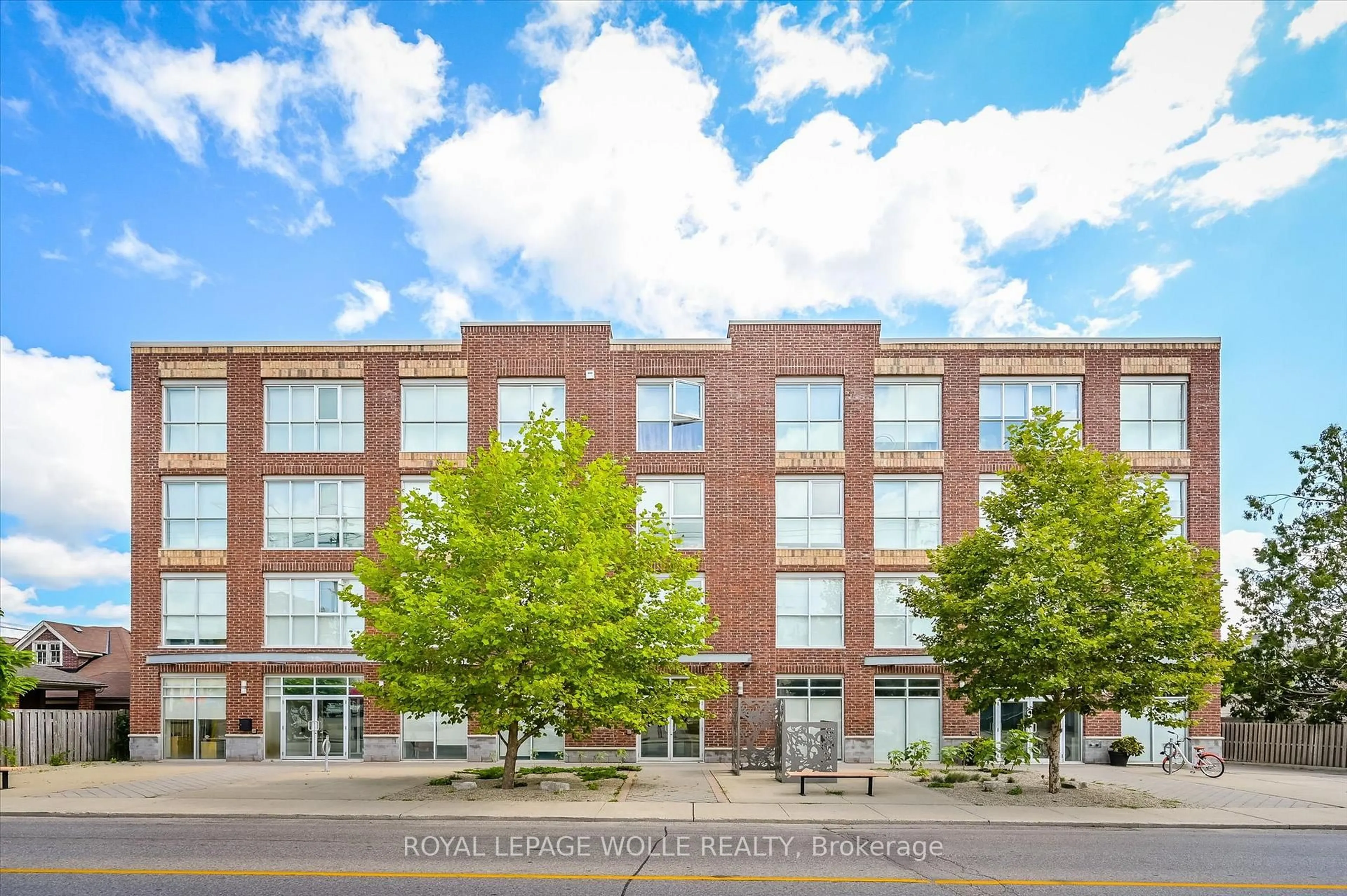 Unknown for 36 Regina St #302, Waterloo Ontario N2J 3A2