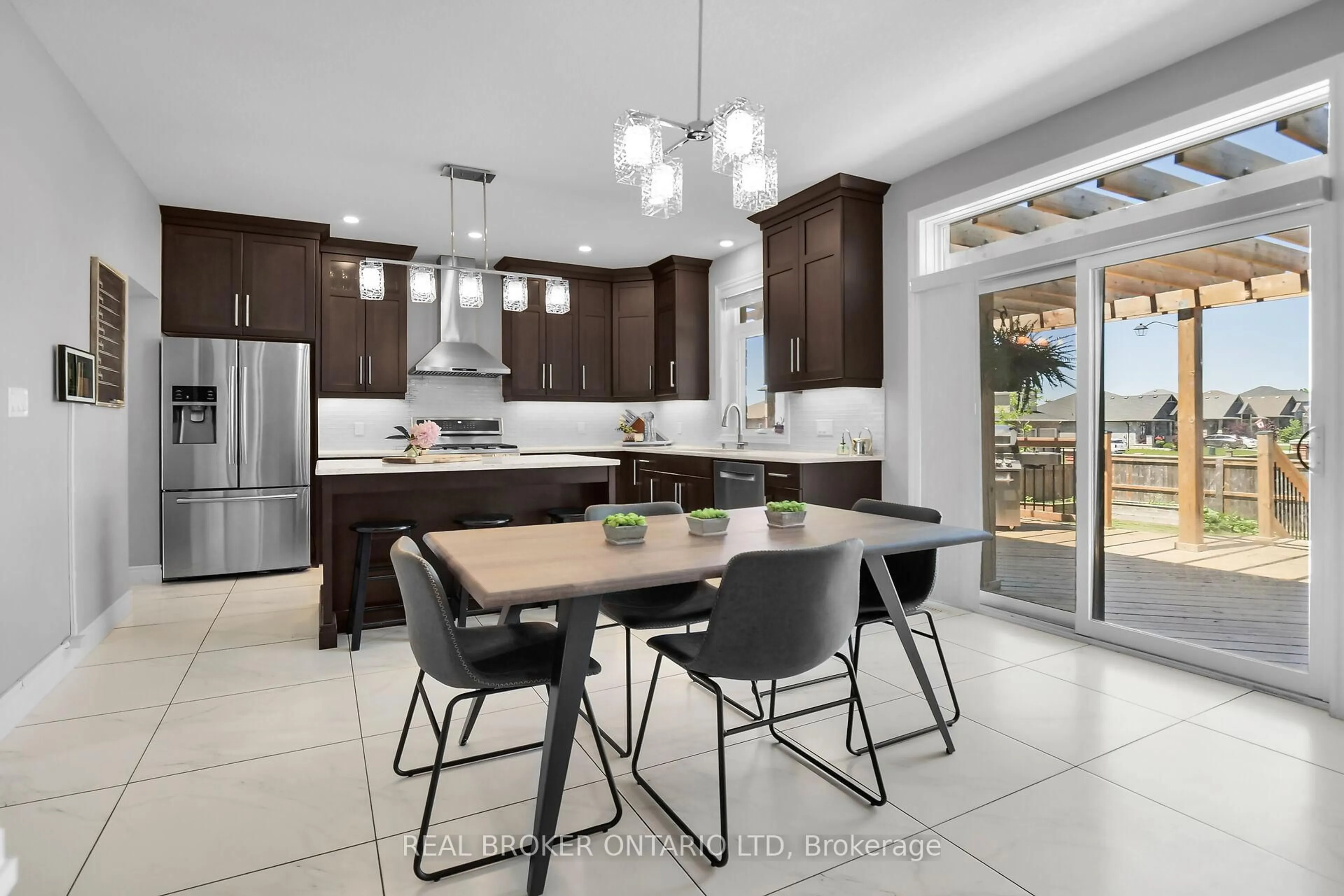 Unknown for 27 Glenwood St, St. Thomas Ontario N5R 0G3