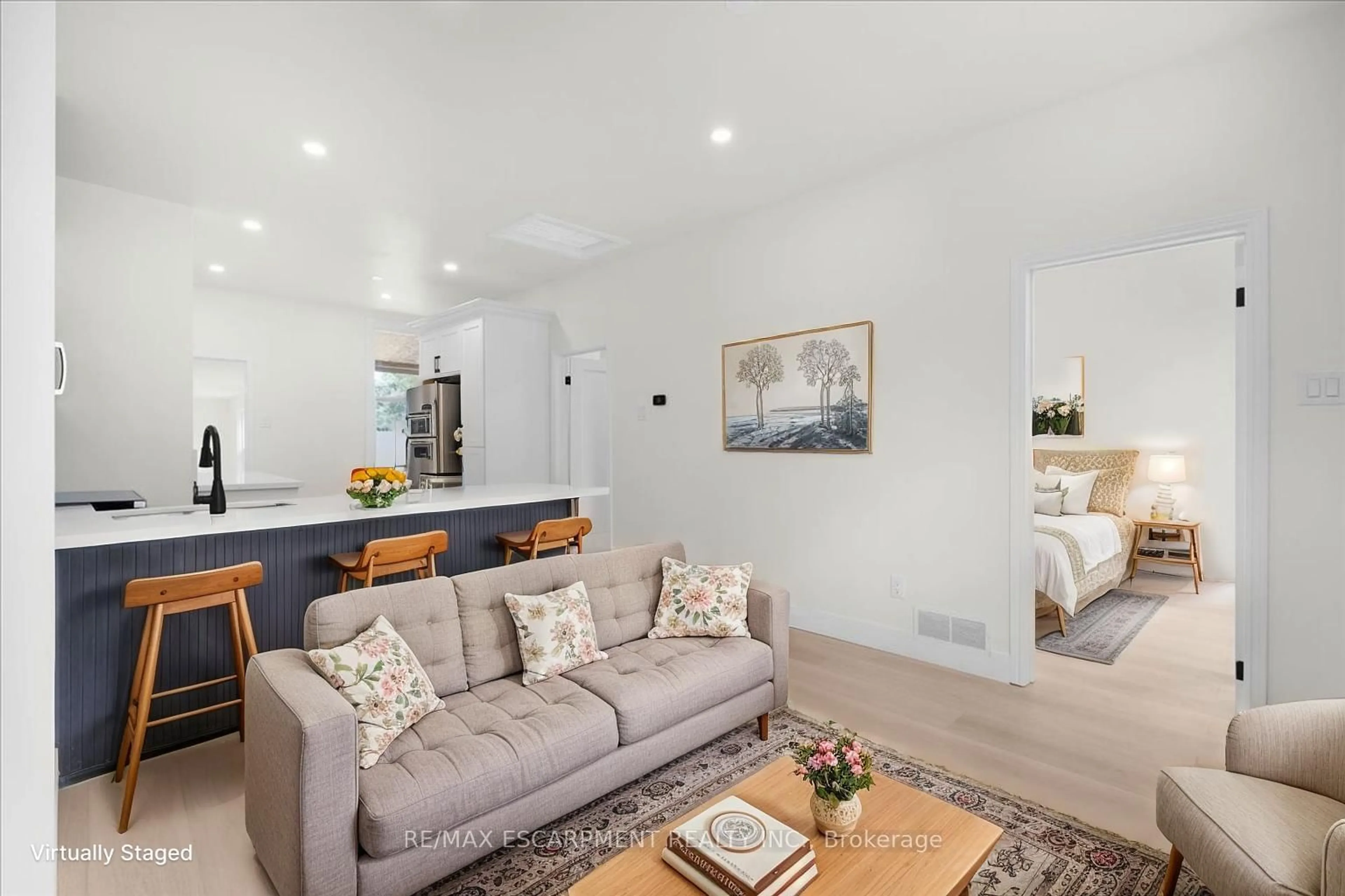 Living room with furniture, unknown for 215 Ray St, Hamilton Ontario L8R 2Y3