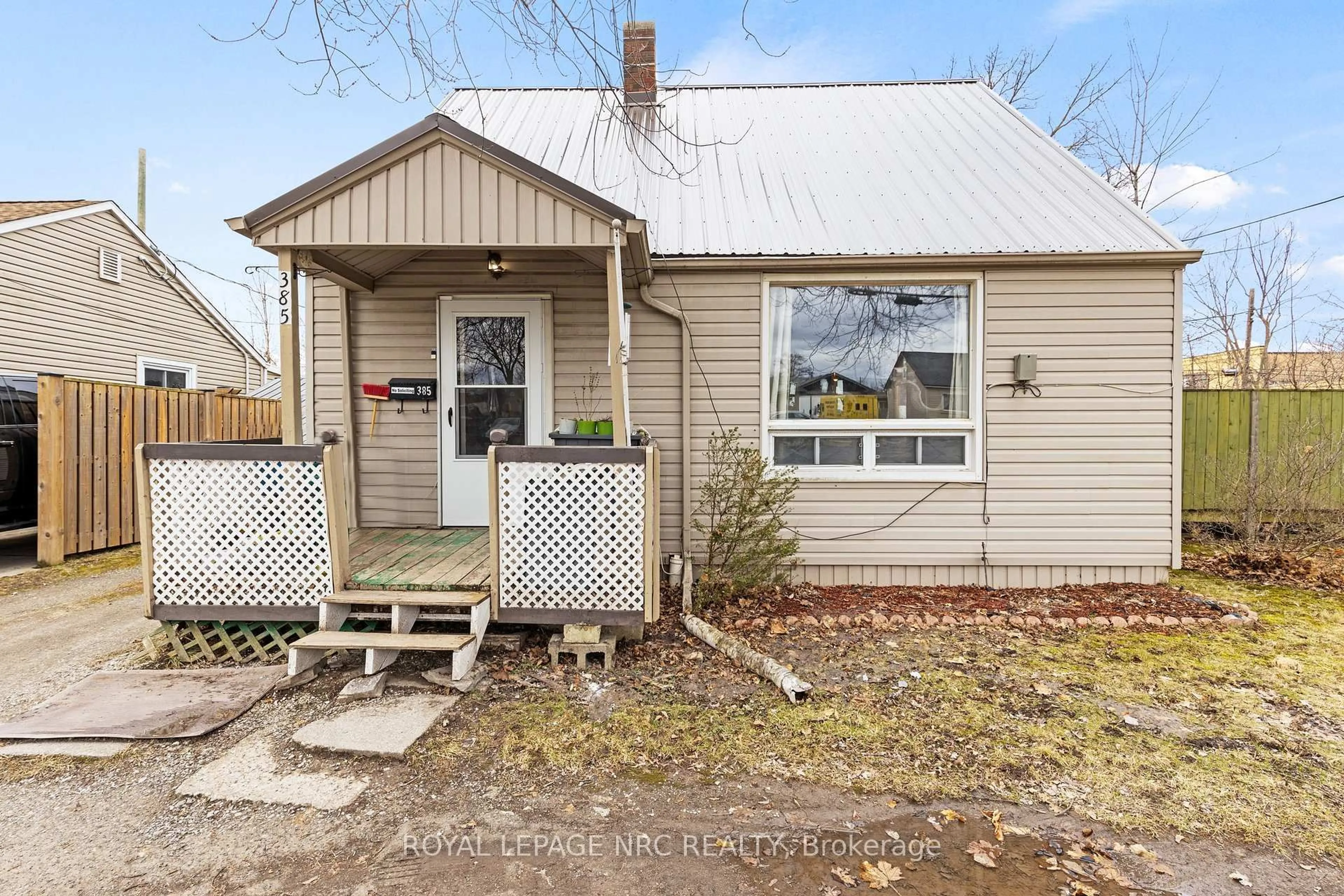 Unknown for 385 Crowland Ave, Welland Ontario L3B 1X5