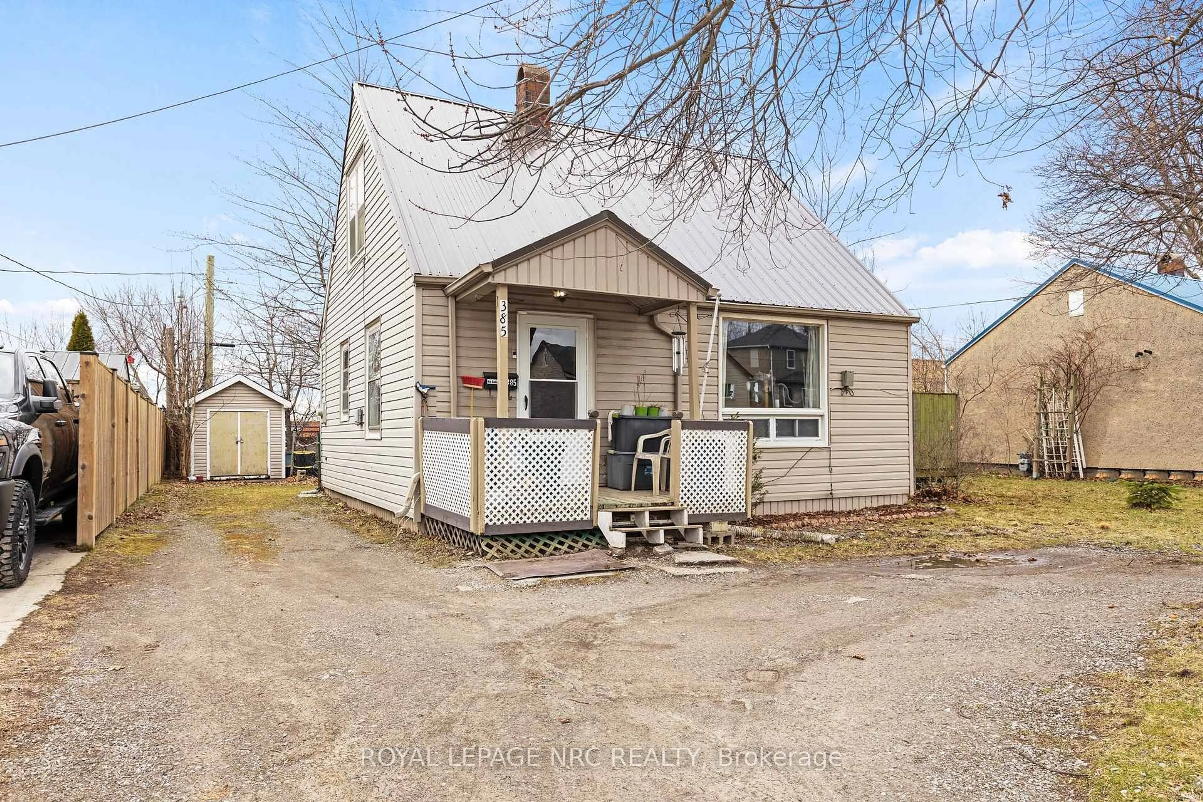 Unknown for 385 Crowland Ave, Welland Ontario L3B 1X5