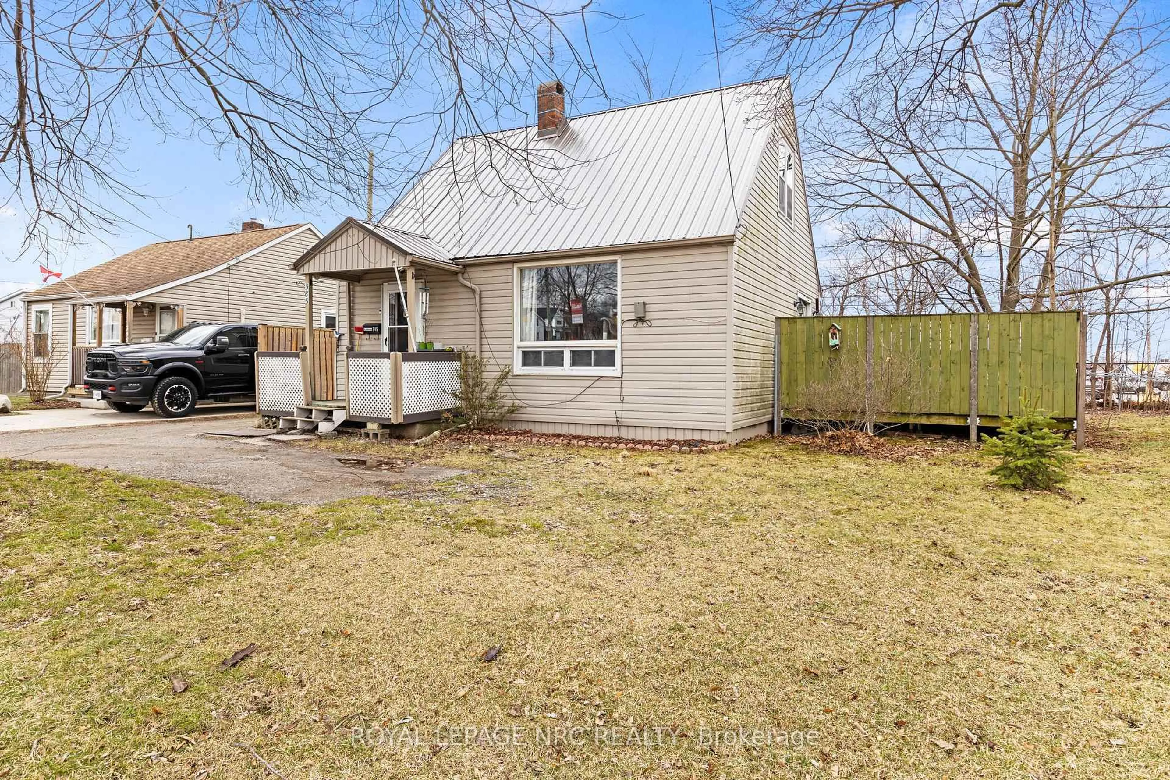 Unknown for 385 Crowland Ave, Welland Ontario L3B 1X5