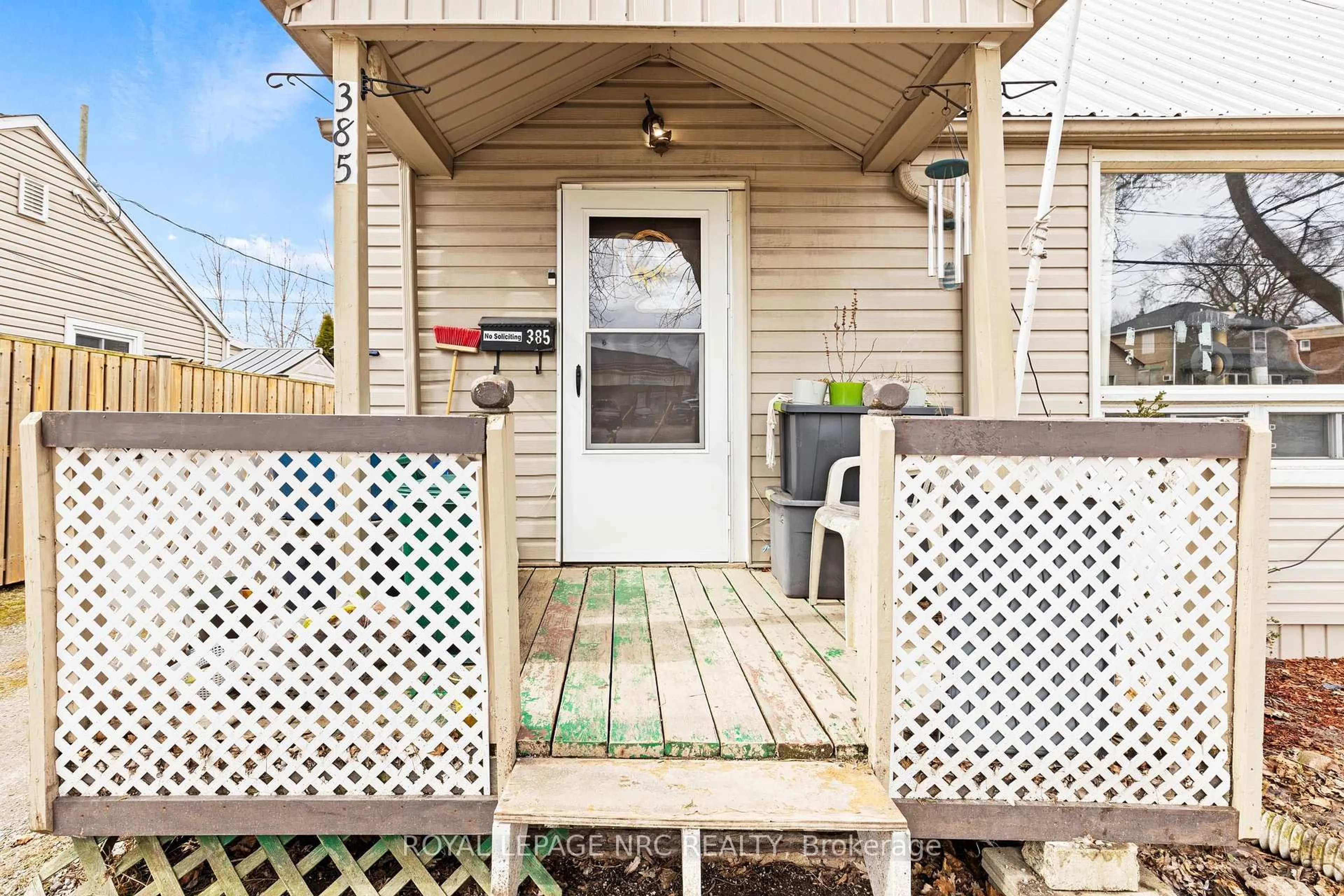 Unknown for 385 Crowland Ave, Welland Ontario L3B 1X5