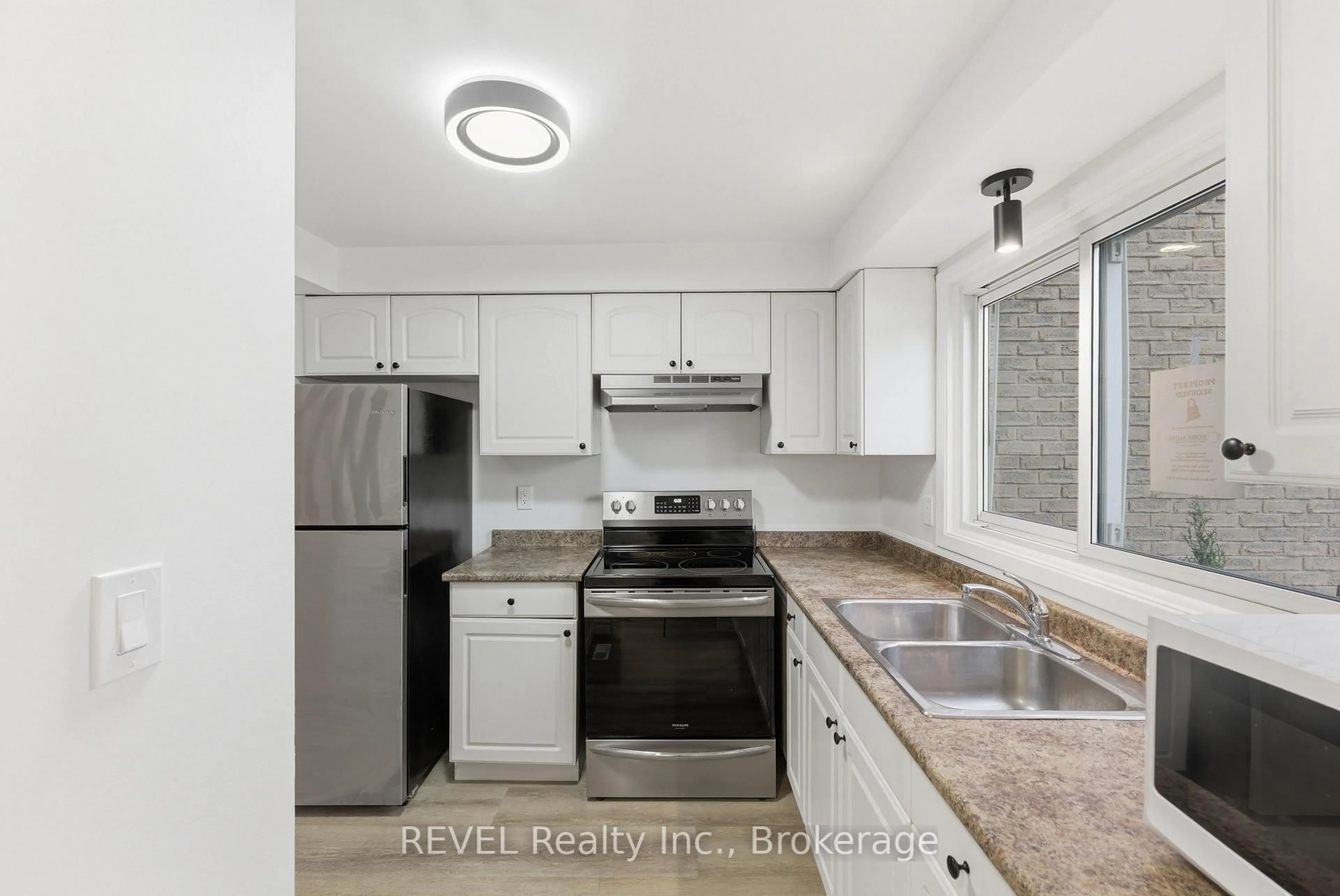 Standard kitchen, unknown for 151 Linwell Rd #15, St. Catharines Ontario L2N 6P3