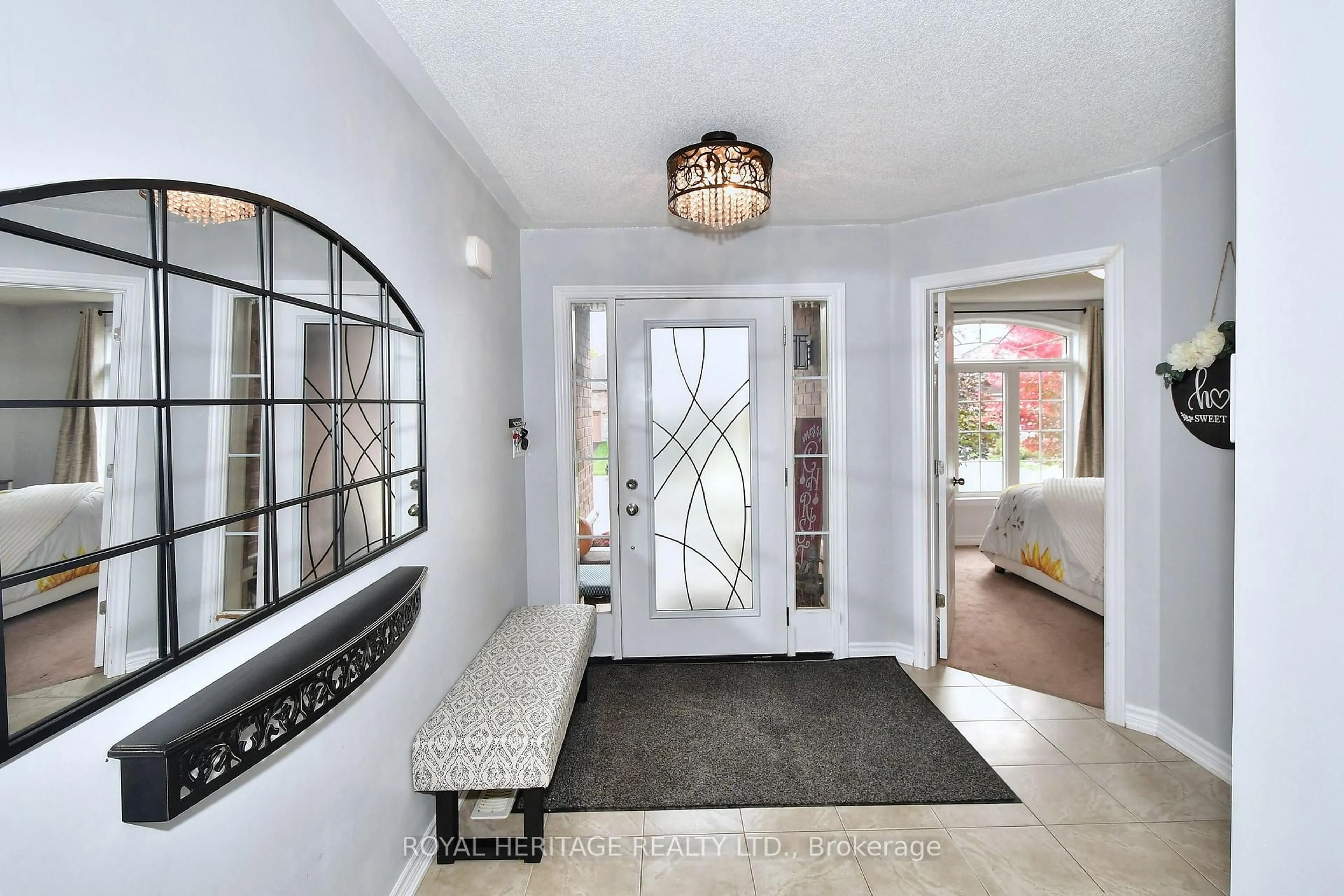 Indoor entryway for 45 White Hart Lane, Trent Hills Ontario K0L 1Y0