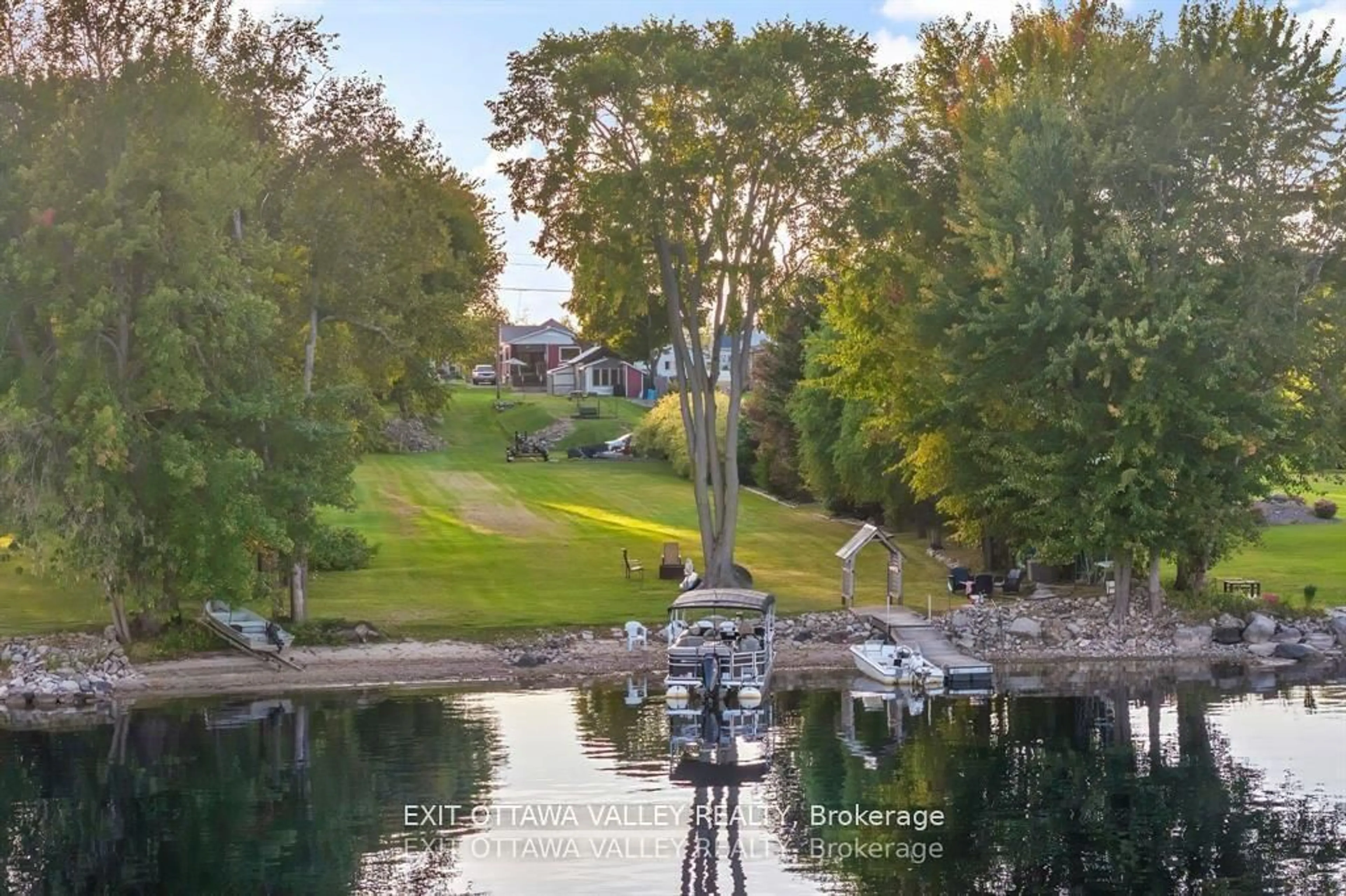 Blurry image for 44 Lacroix Bay Rd, Westmeath Ontario K0J 2L0