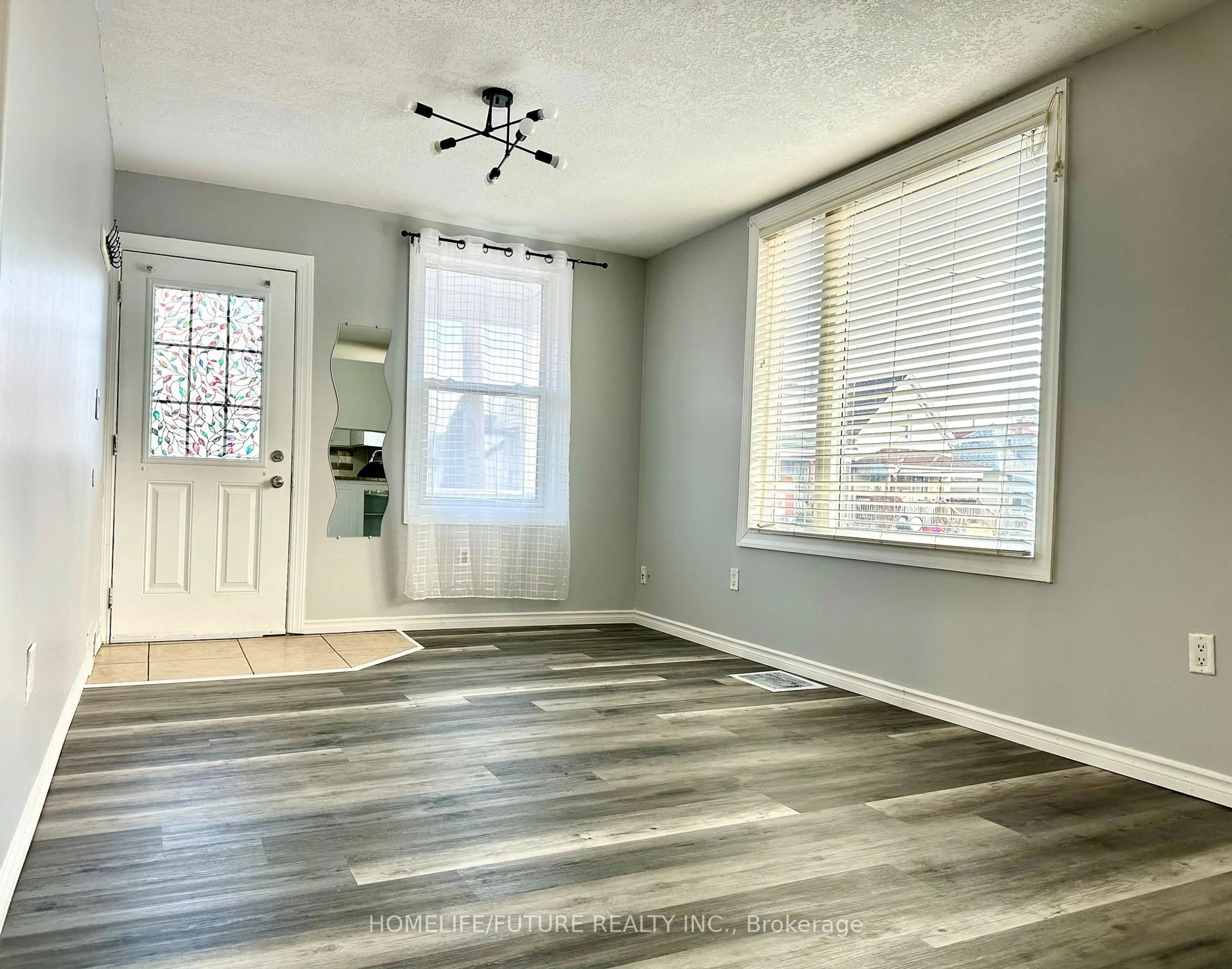 A pic of a room for 117 Harmony Ave, Hamilton Ontario L8H 4Y2