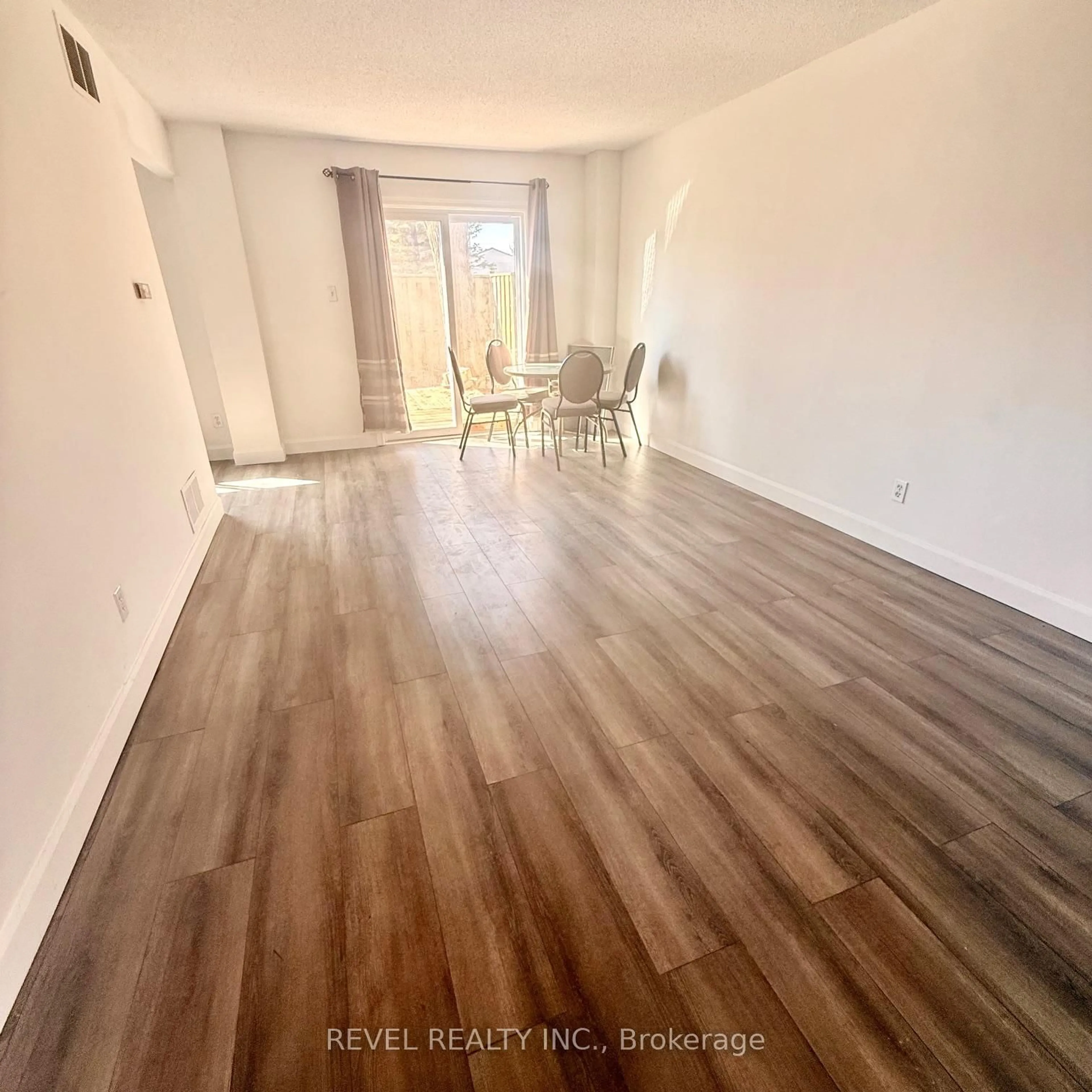 A pic of a room for 873 Southdale Rd, London South Ontario N6E 1V7