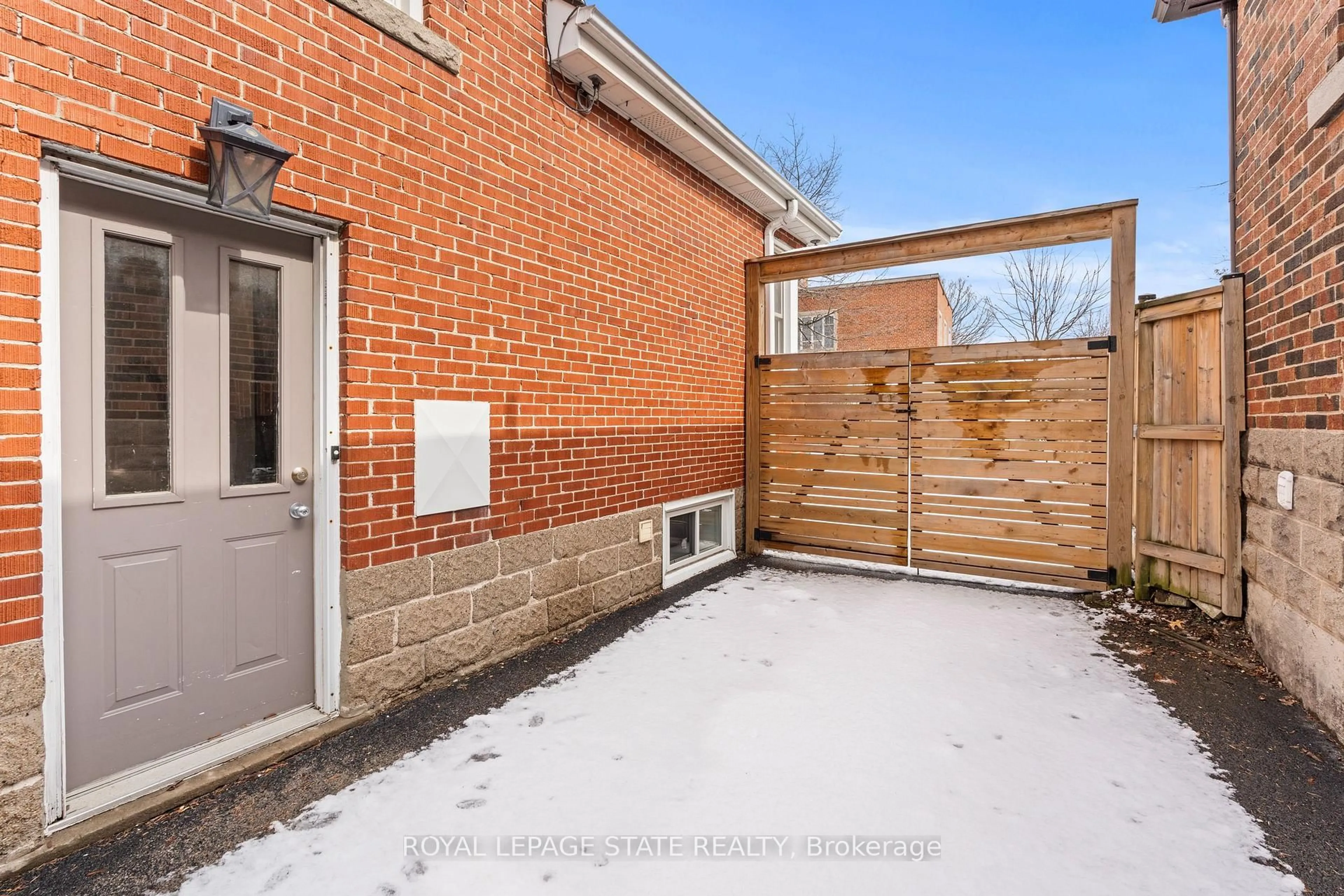 Patio, street for 15 Millen Ave, Hamilton Ontario L9A 2T5