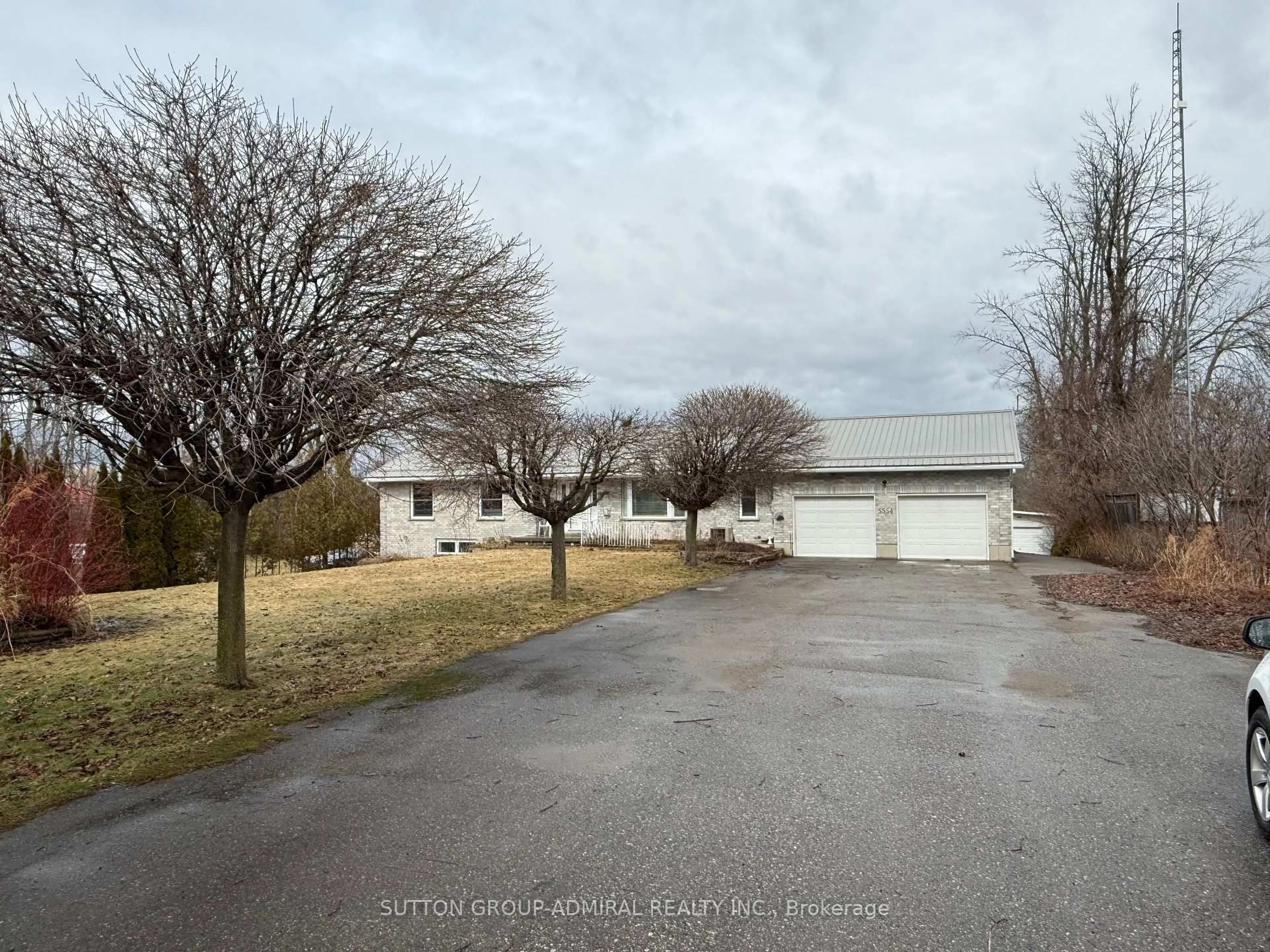 A pic from outside/outdoor area/front of a property/back of a property/a pic from drone, street for 5554 Rice Lake Scenic Dr, Hamilton Township Ontario K0K 2E0