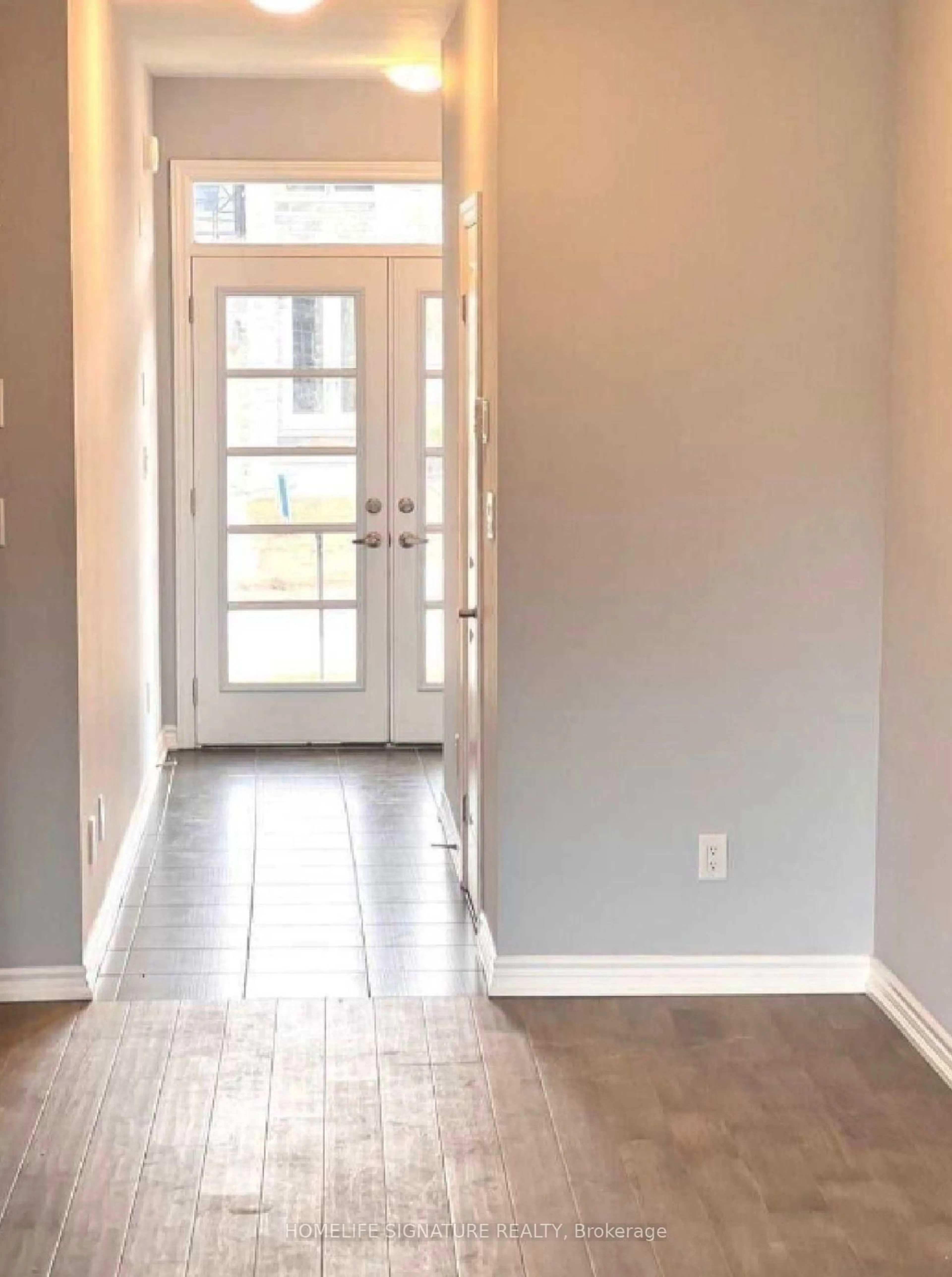 Indoor entryway for 298 Louise St, Welland Ontario L3B 1T1