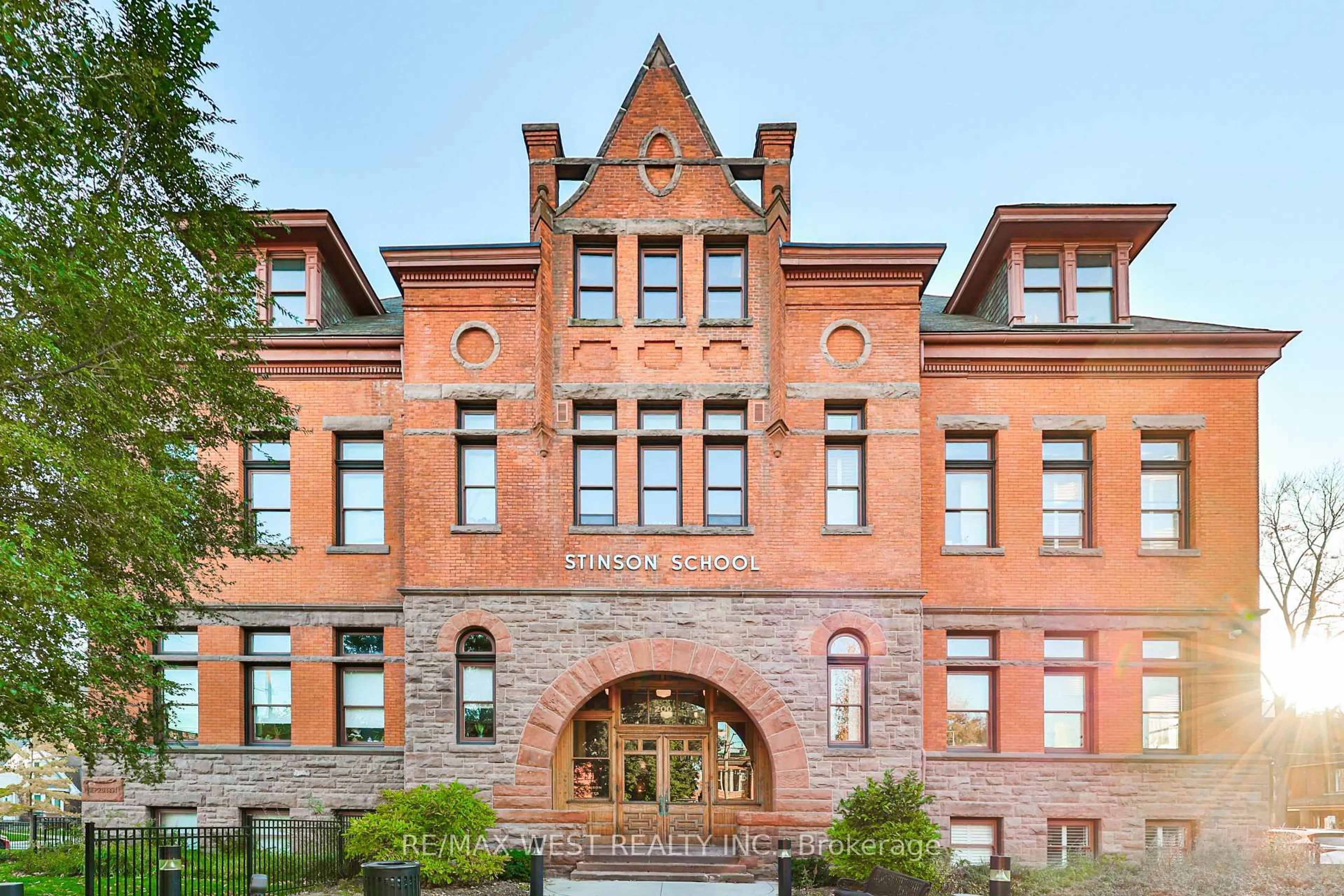 Home with brick exterior material, building for 200 Stinson St #318, Hamilton Ontario L8N 4J5