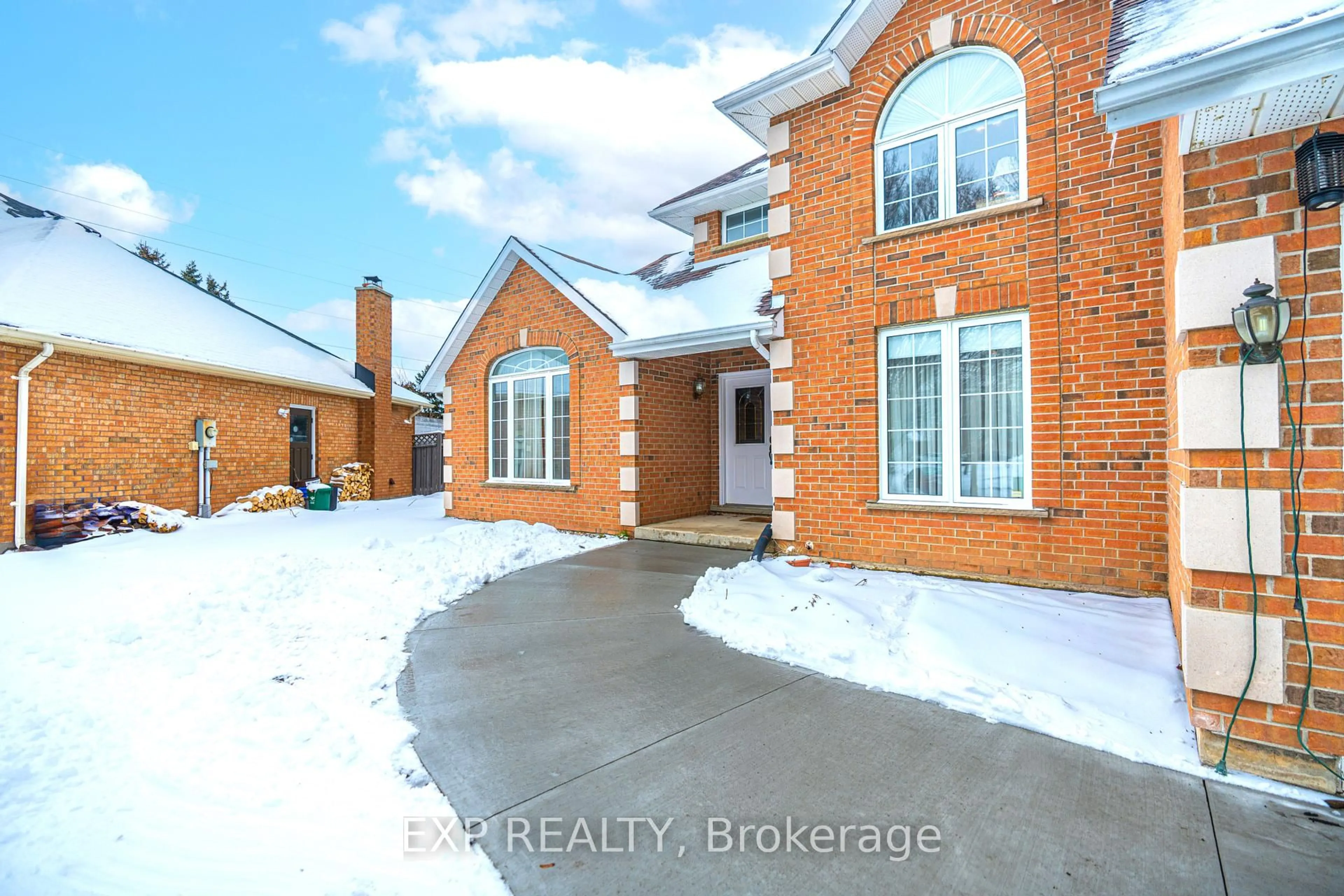 Home with brick exterior material, street for 637 Deer Run Dr, Waterloo Ontario N2K 3H5