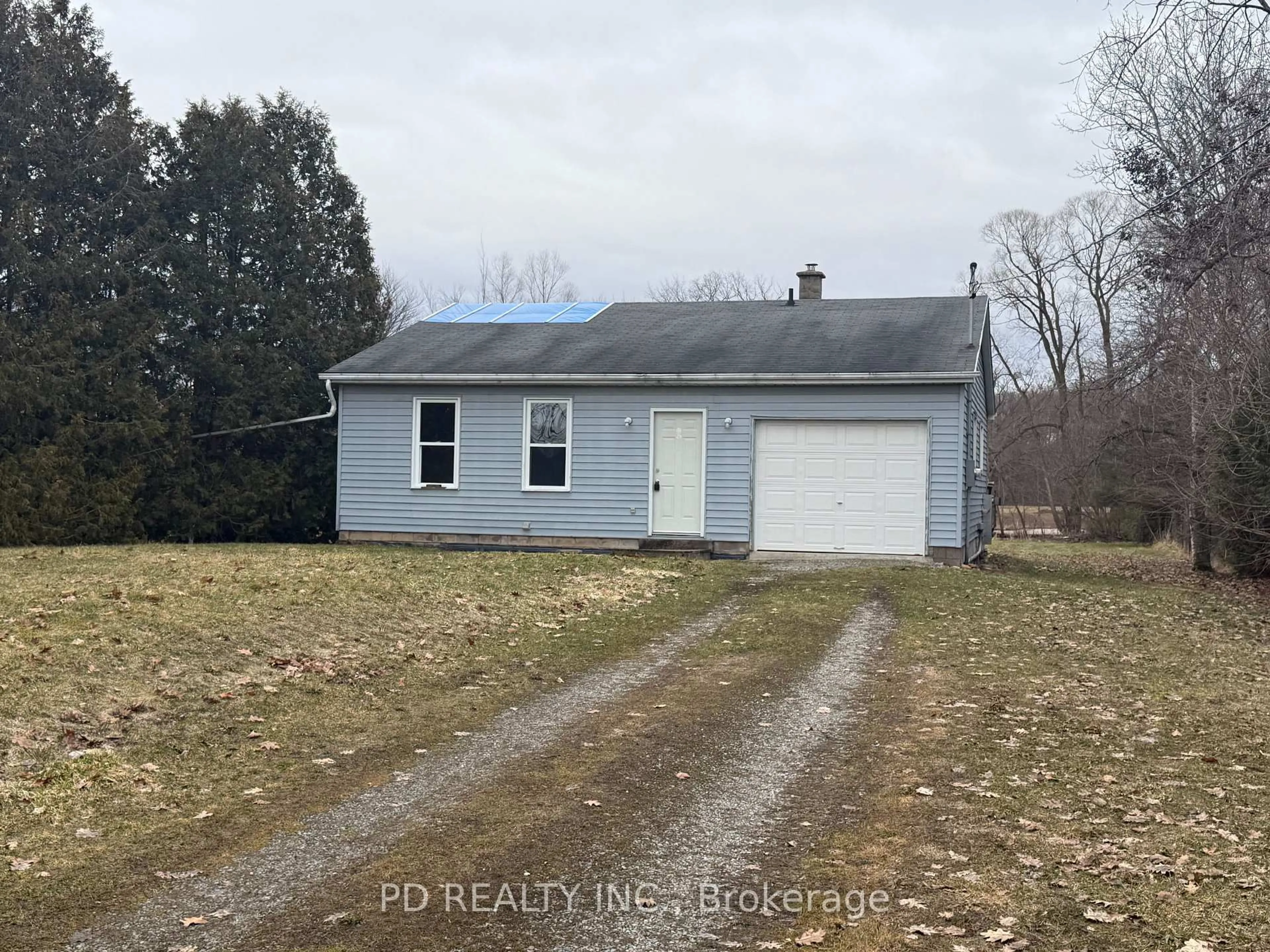 A pic from outside/outdoor area/front of a property/back of a property/a pic from drone, street for 612 Hines Rd, Haldimand Ontario N1A 2W7