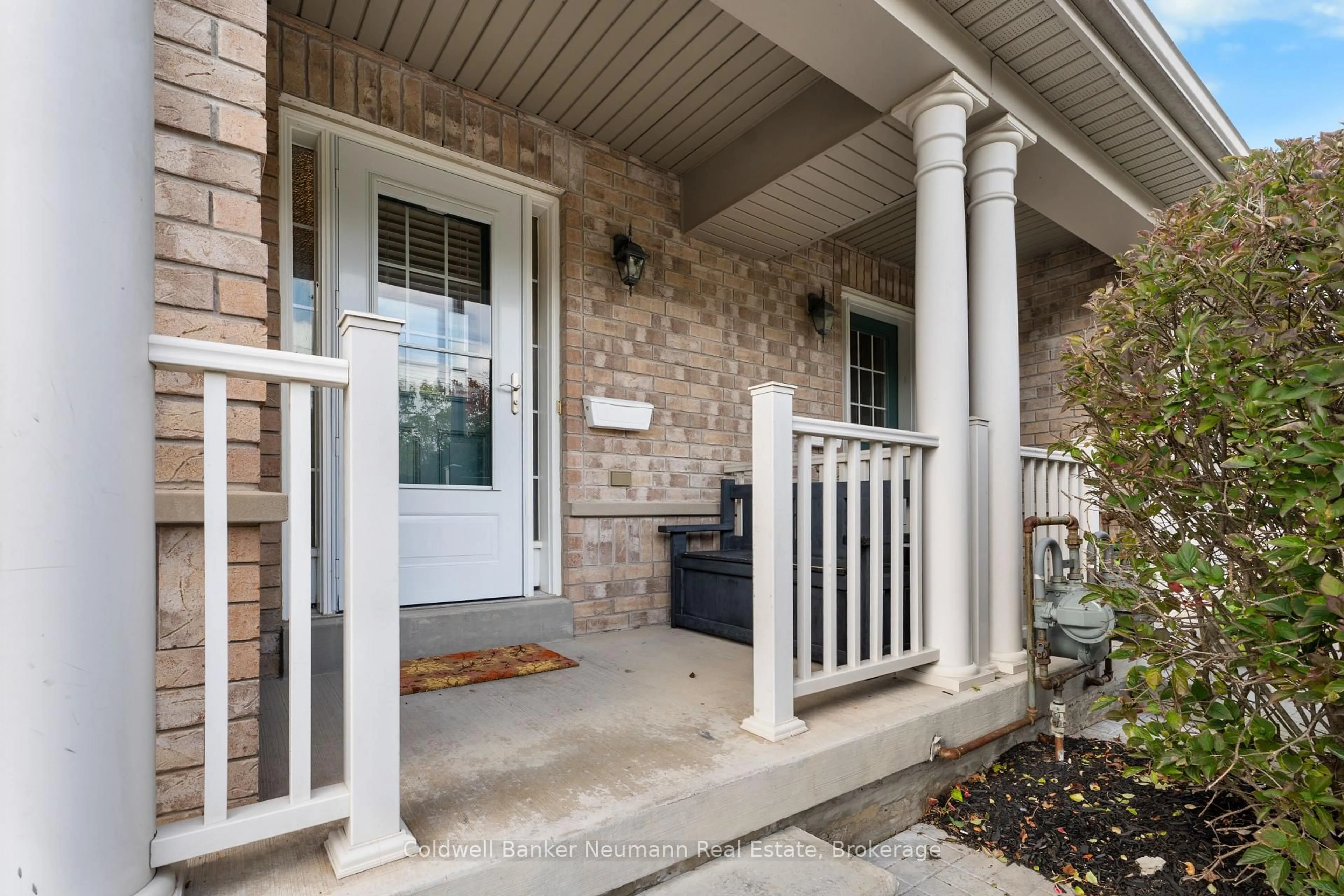 Indoor entryway for 1035 Victoria Rd #71, Guelph Ontario N1L 0H5