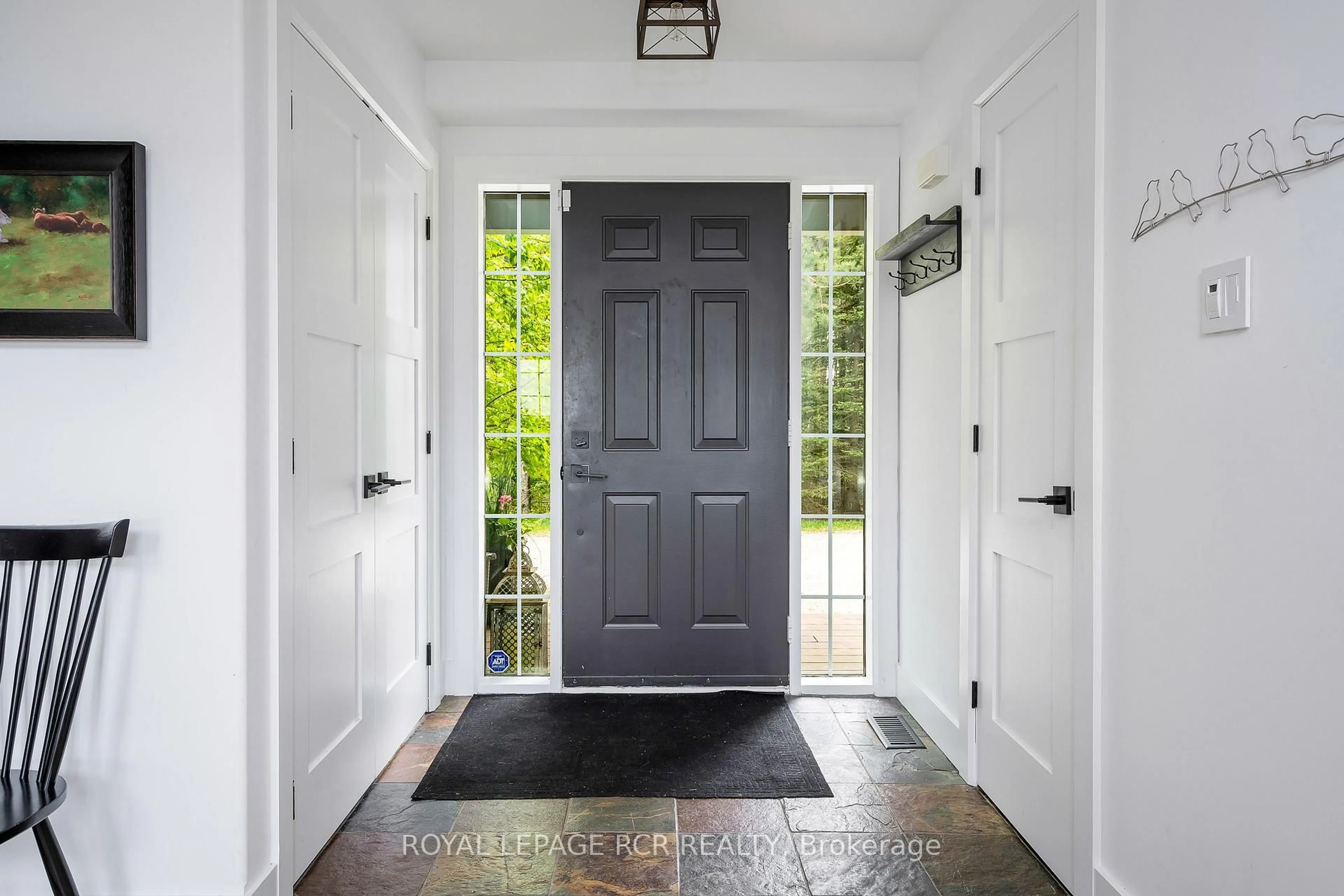 Indoor entryway for 586219 Dufferin County Road 17, Mulmur Ontario L9V 0C2