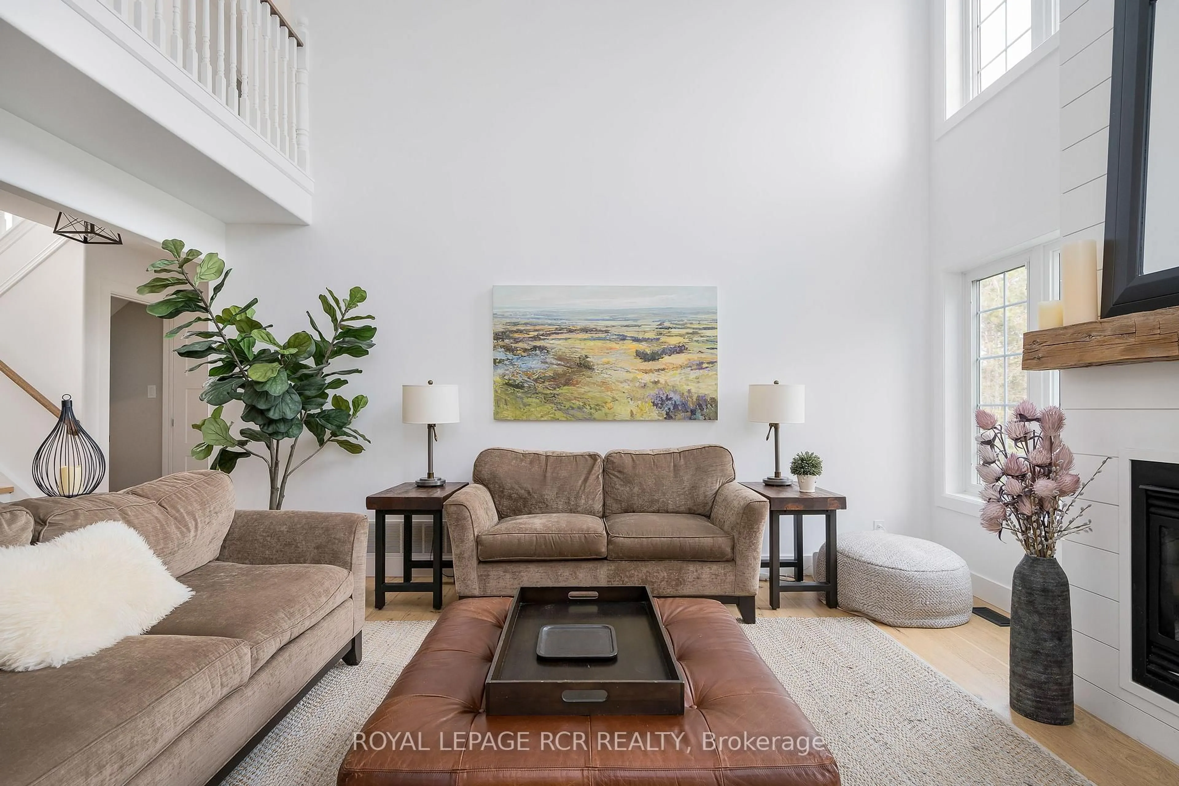 Living room with furniture, unknown for 586219 Dufferin County Road 17, Mulmur Ontario L9V 0C2