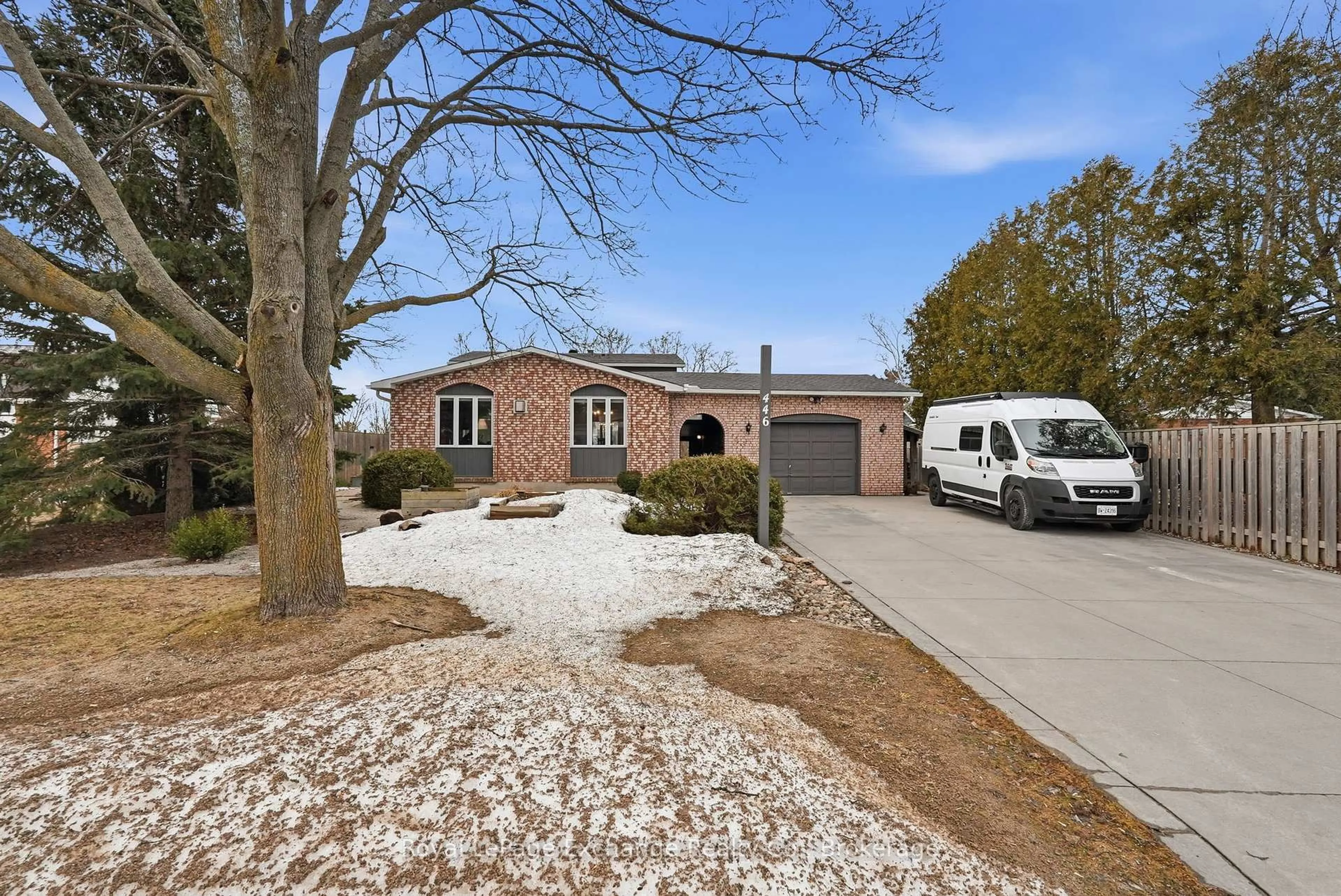 A pic from outside/outdoor area/front of a property/back of a property/a pic from drone, street for 446 Highland Dr, Kincardine Ontario N2Z 1W9