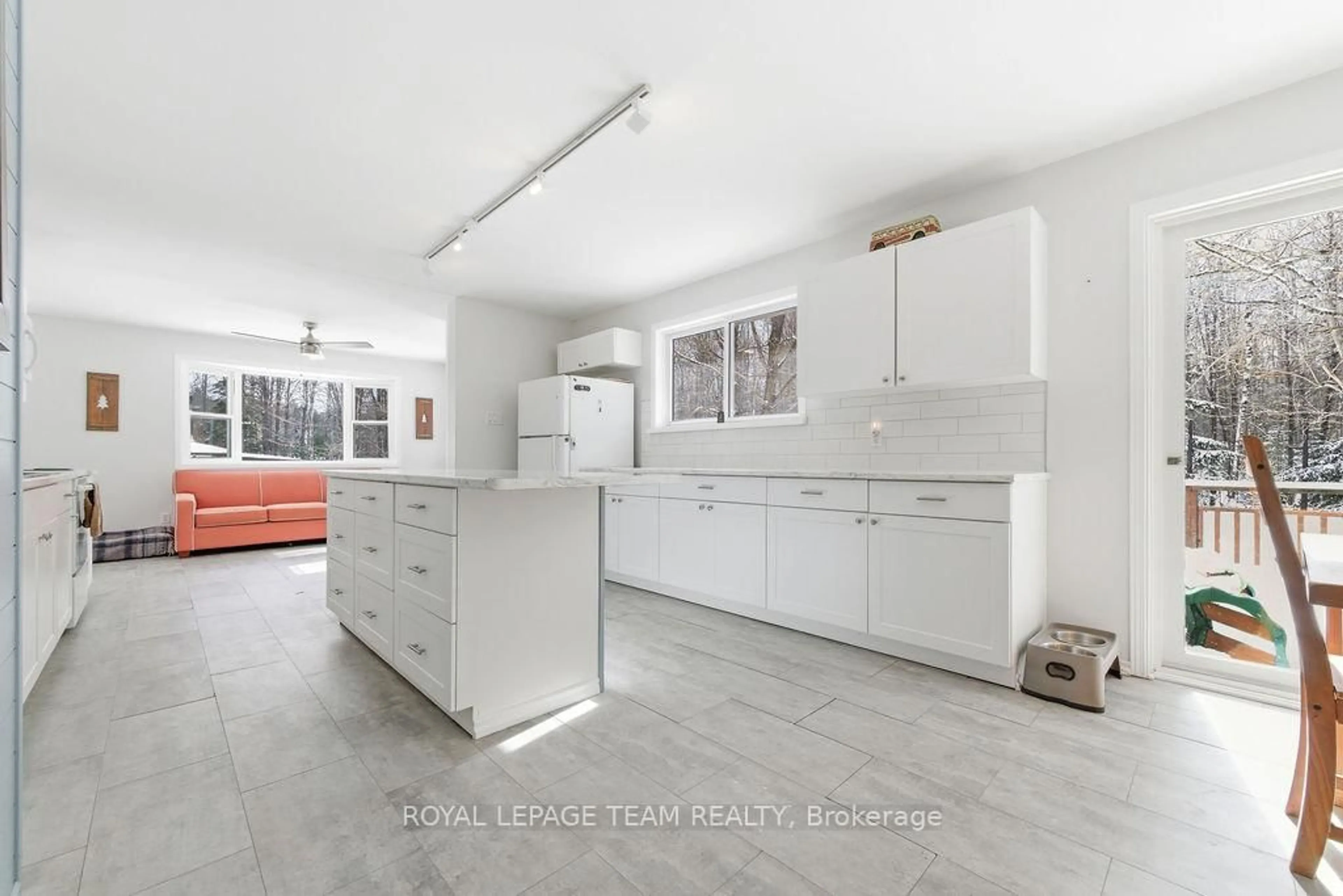 Open concept kitchen, ceramic/tile floor for 2323 Eady Rd, Renfrew Ontario K7V 3Z8