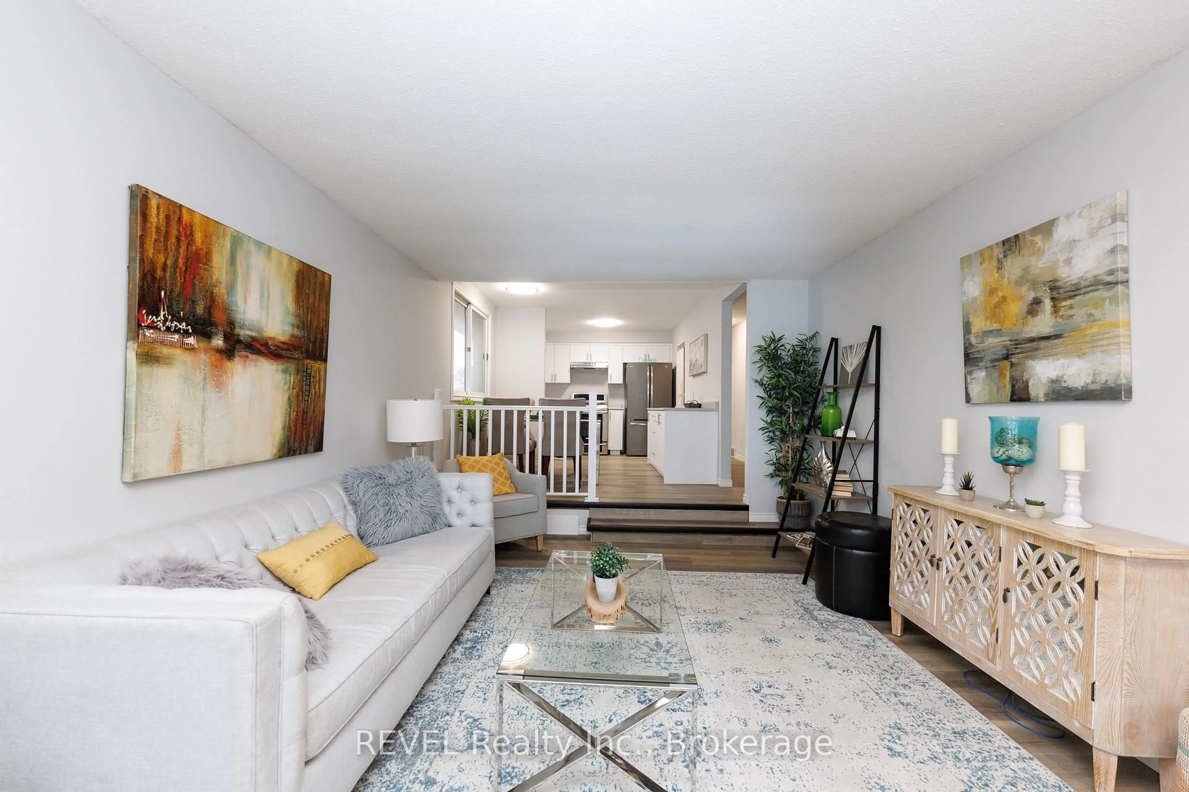 Living room with furniture, unknown for 116 Hillview Rd, St. Catharines Ontario L2S 3A5