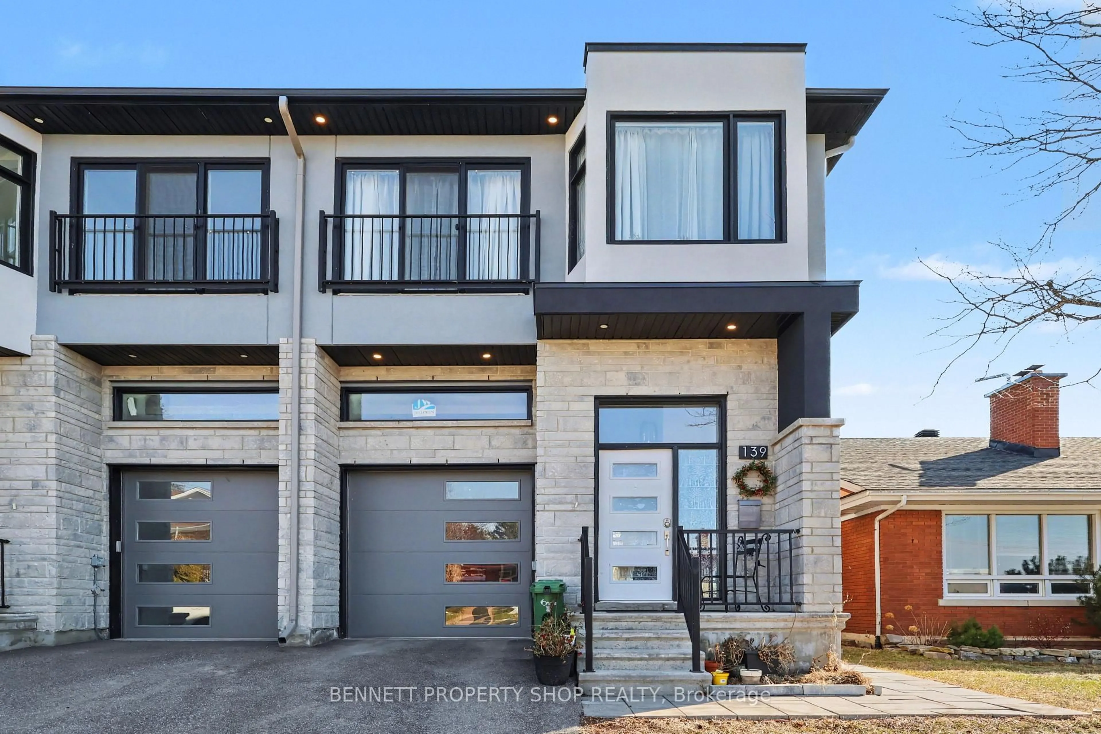 Home with brick exterior material, street for 139 Duford St, Ottawa Ontario K1L 6Z5