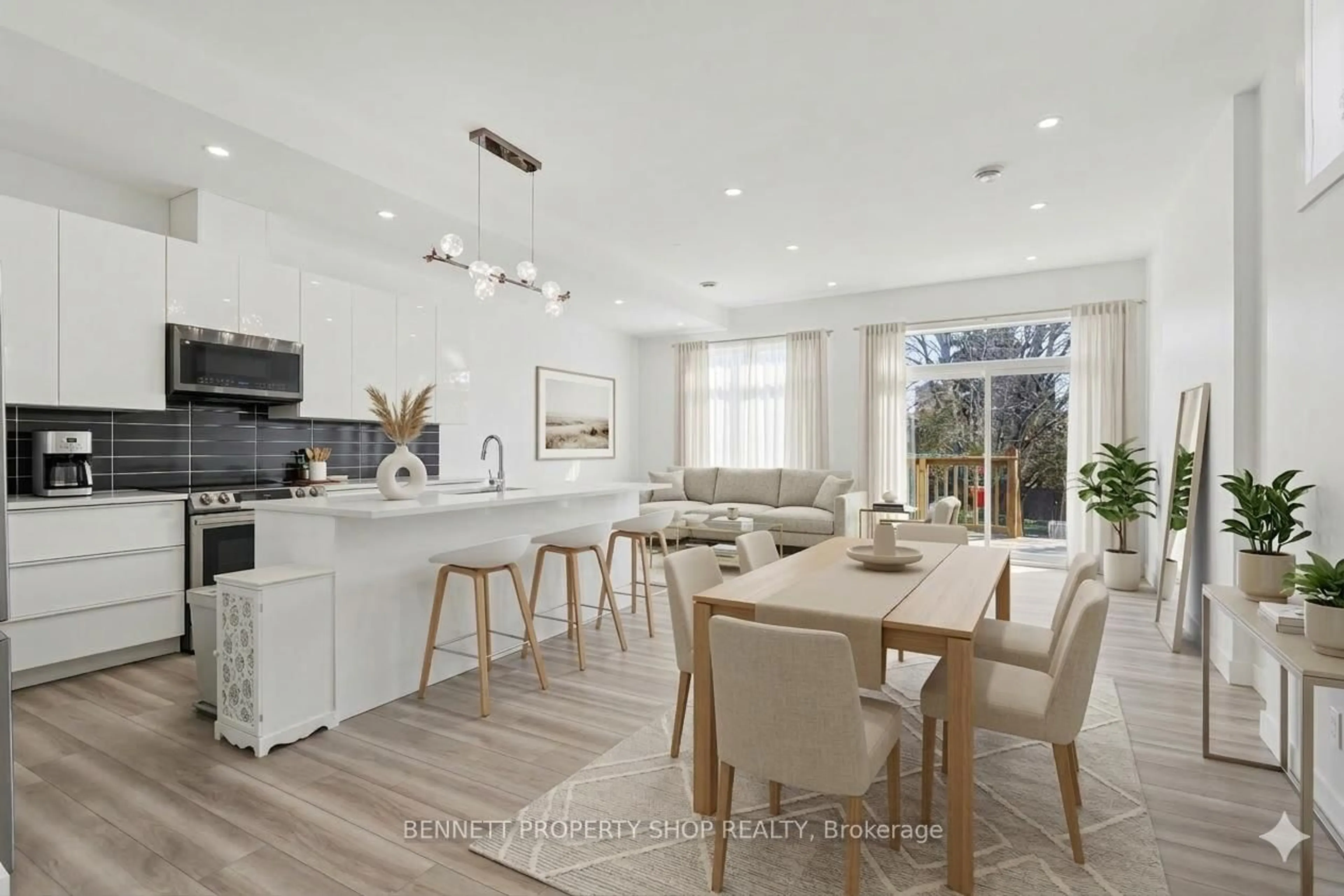 Open concept kitchen, unknown for 139 Duford St, Ottawa Ontario K1L 6Z5