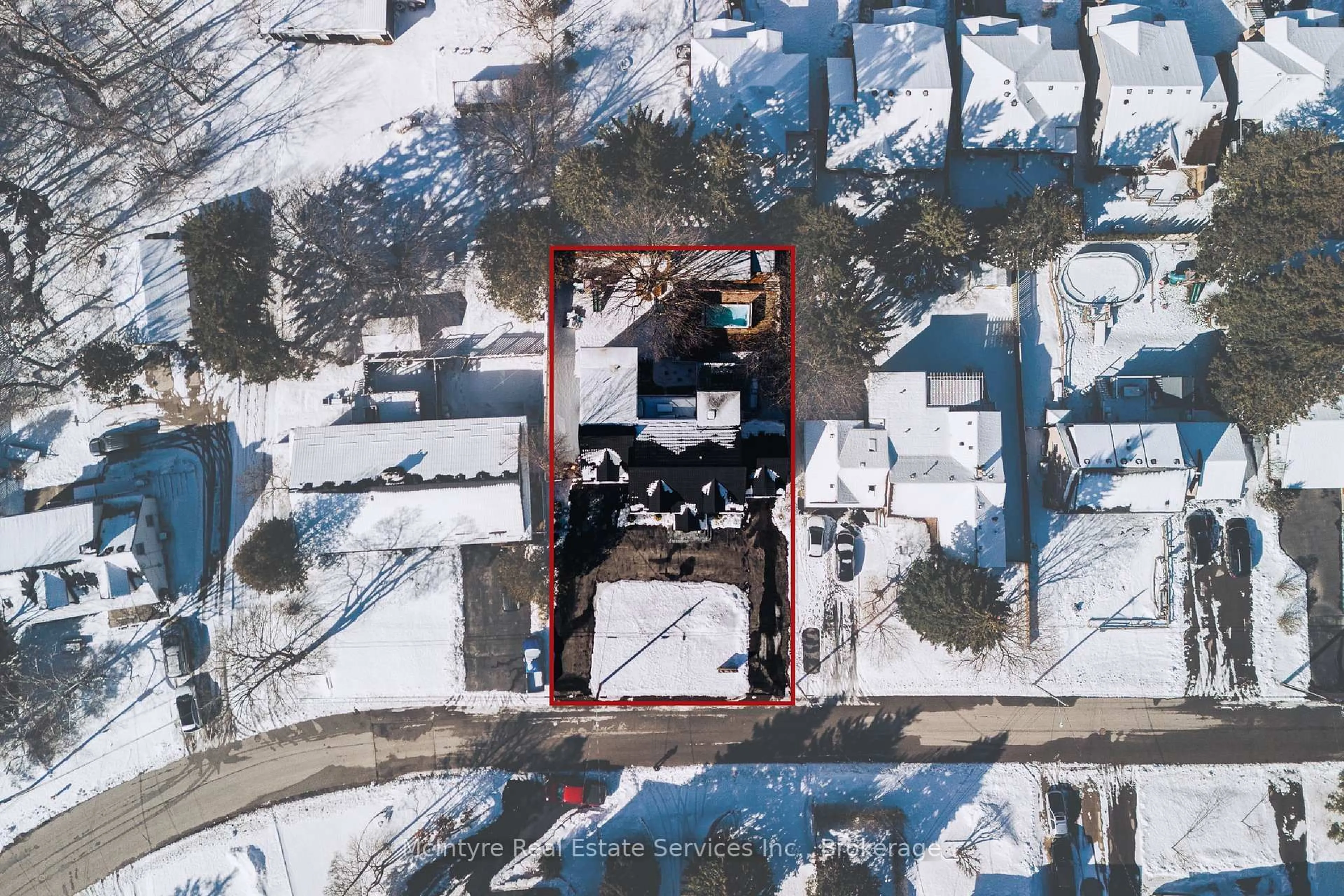 A pic from outside/outdoor area/front of a property/back of a property/a pic from drone, street for 62 Lang Cres, Kitchener Ontario N2K 1P3