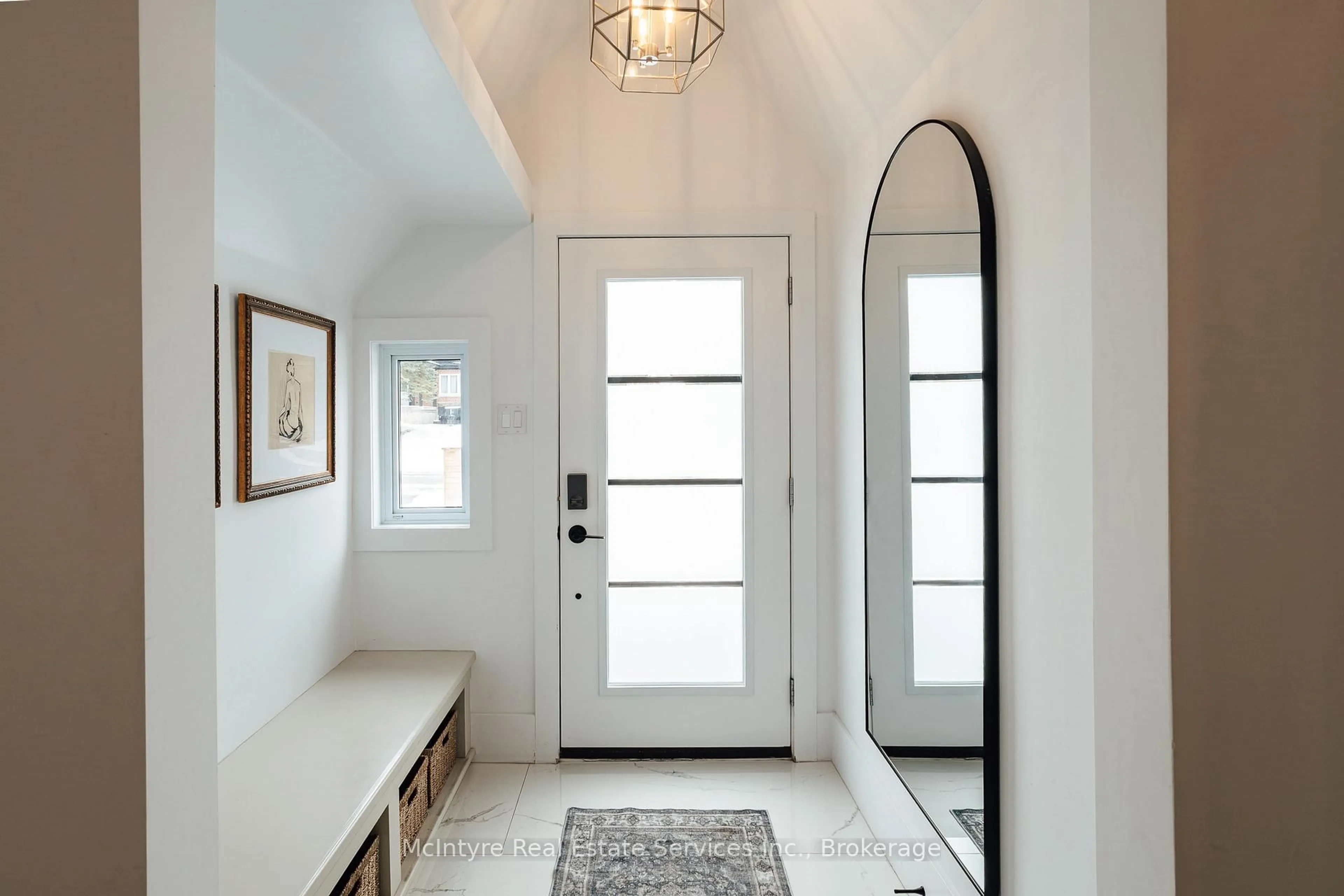 Indoor entryway for 62 Lang Cres, Kitchener Ontario N2K 1P3