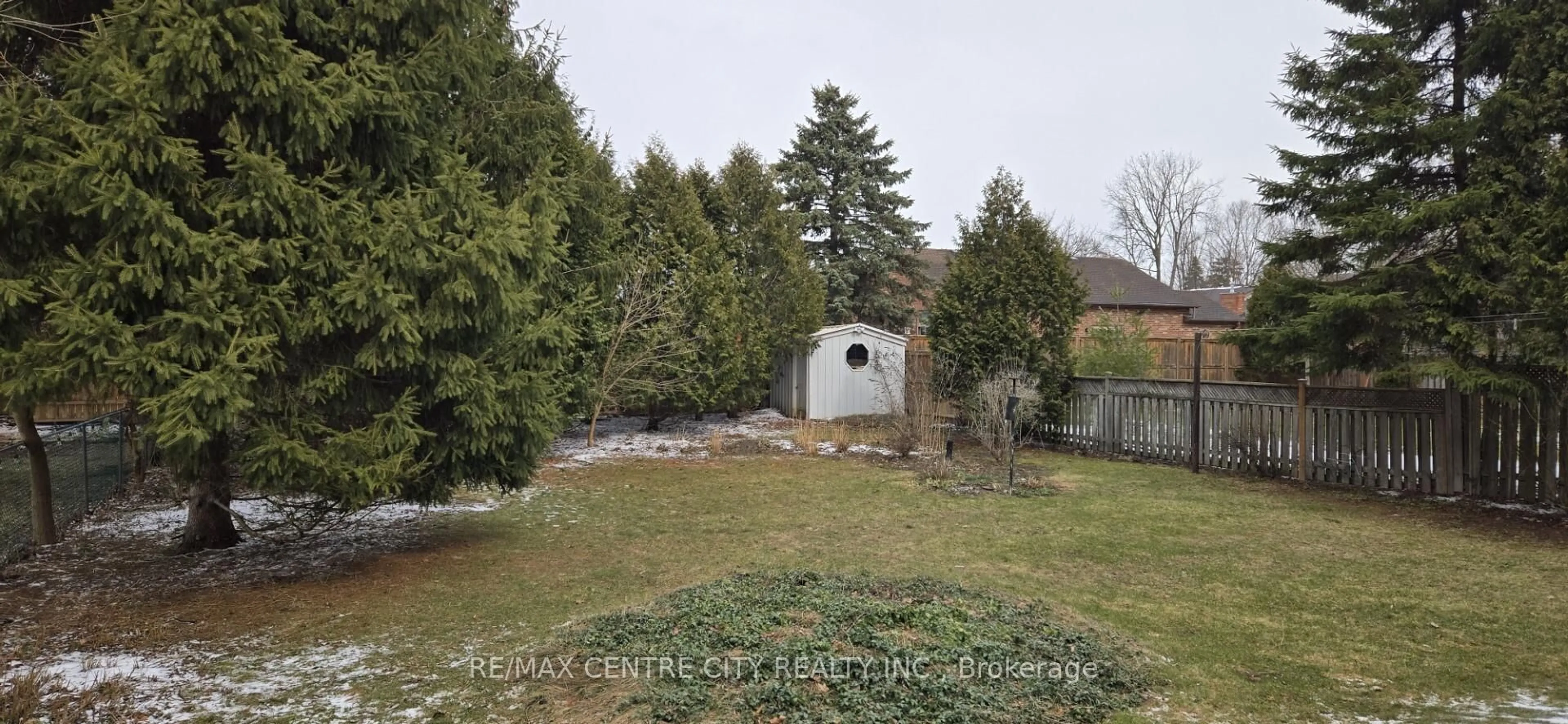 Shed for 632 TENNENT Ave, London North Ontario N5X 1L6