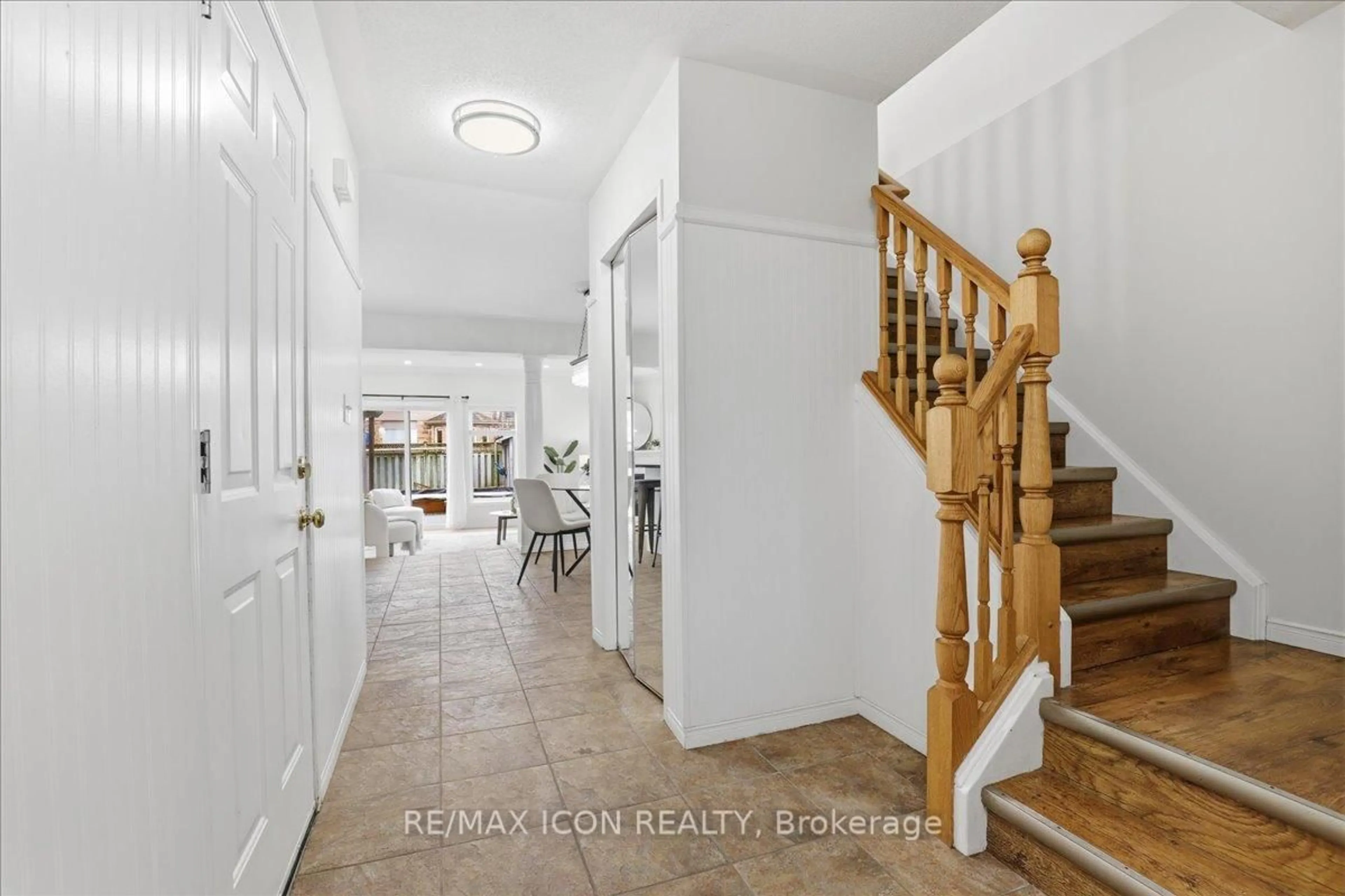 Indoor entryway for 15 Maryann Price Lane, Cambridge Ontario N3C 4K6