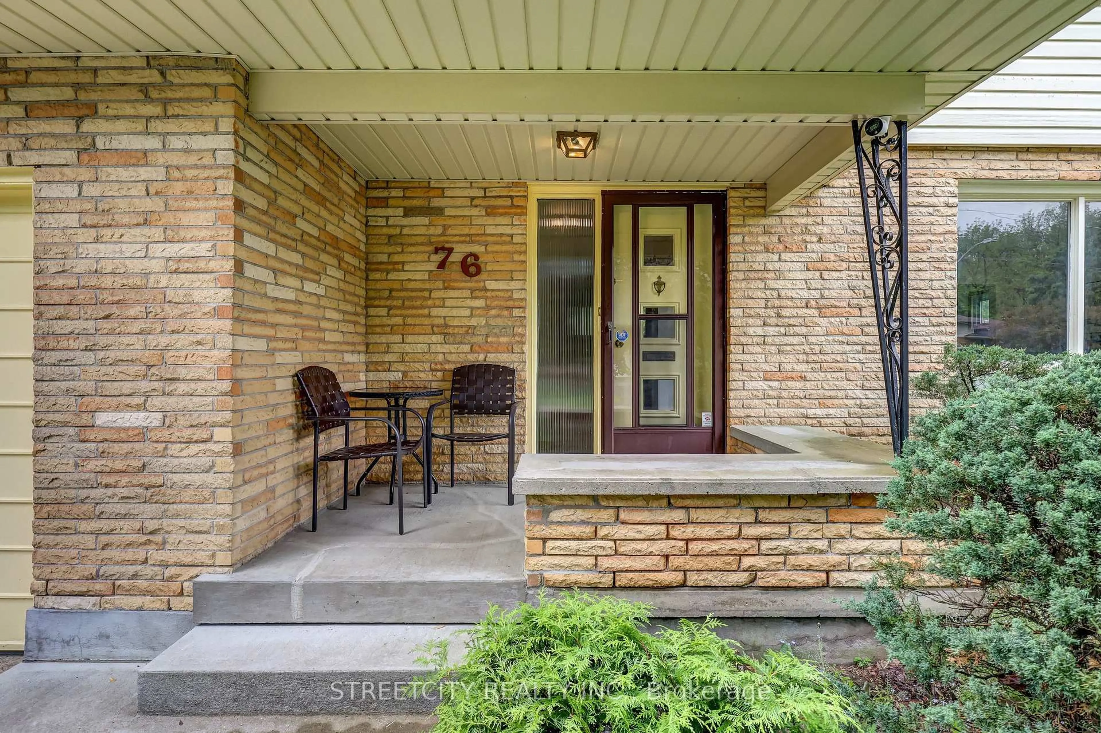 Home with brick exterior material, street for 76 Bloomfield Dr, London North Ontario N6G 1P3