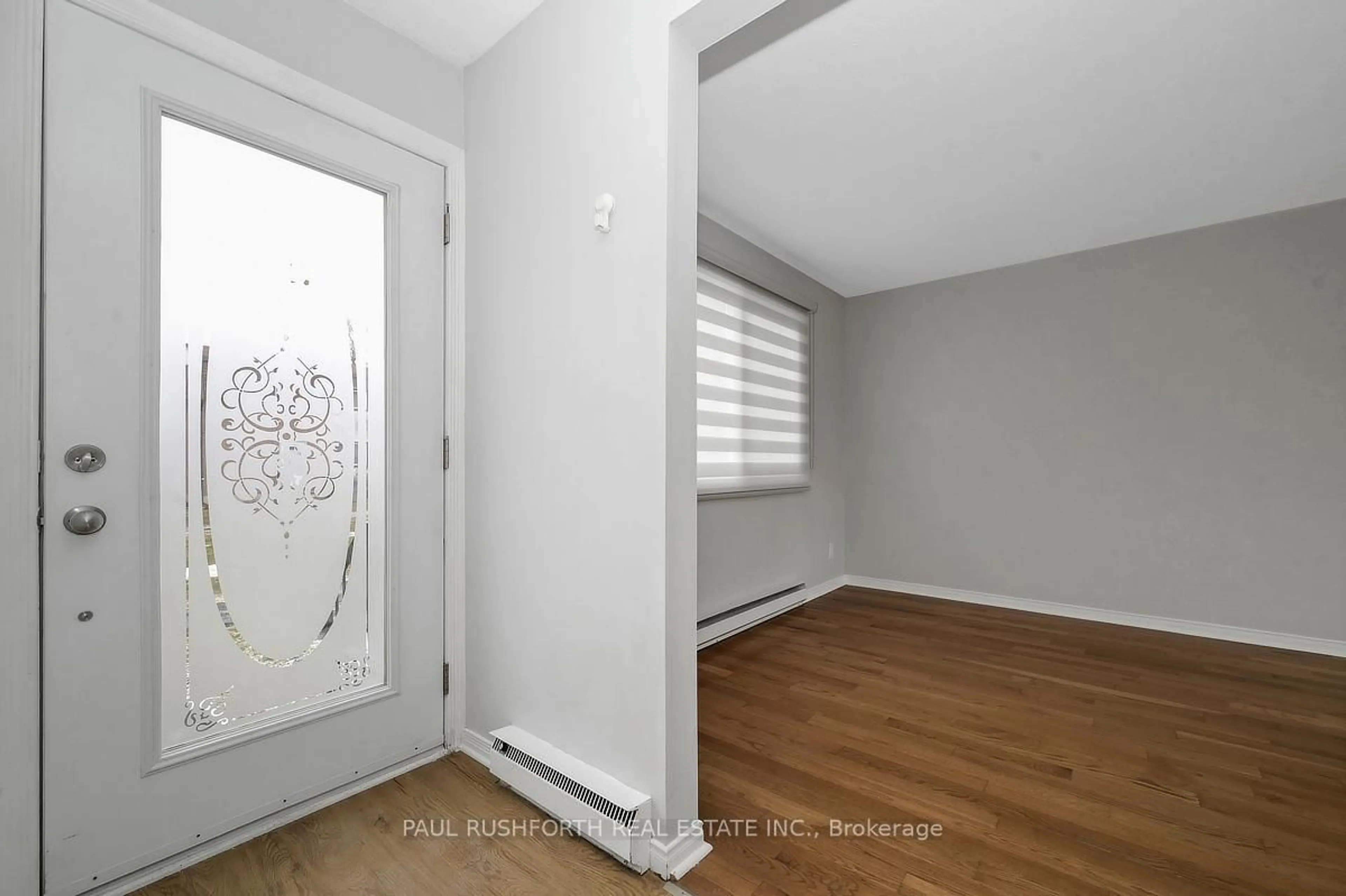 Indoor entryway for 68 King St #15, Richmond Ontario K0A 2Z0