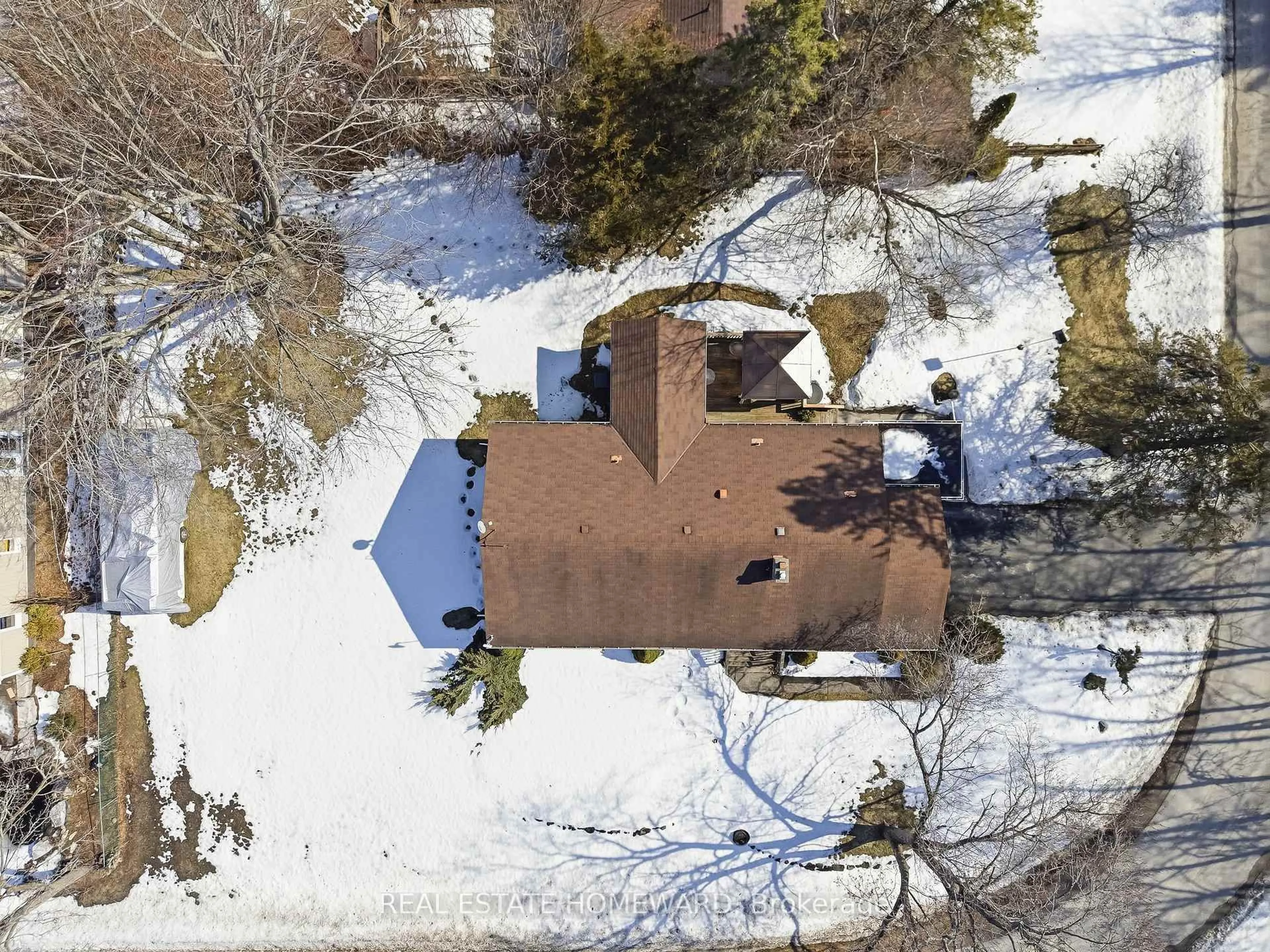 A pic from outside/outdoor area/front of a property/back of a property/a pic from drone, street for 4 Wayne Cres, Quinte West Ontario K0K 1L0