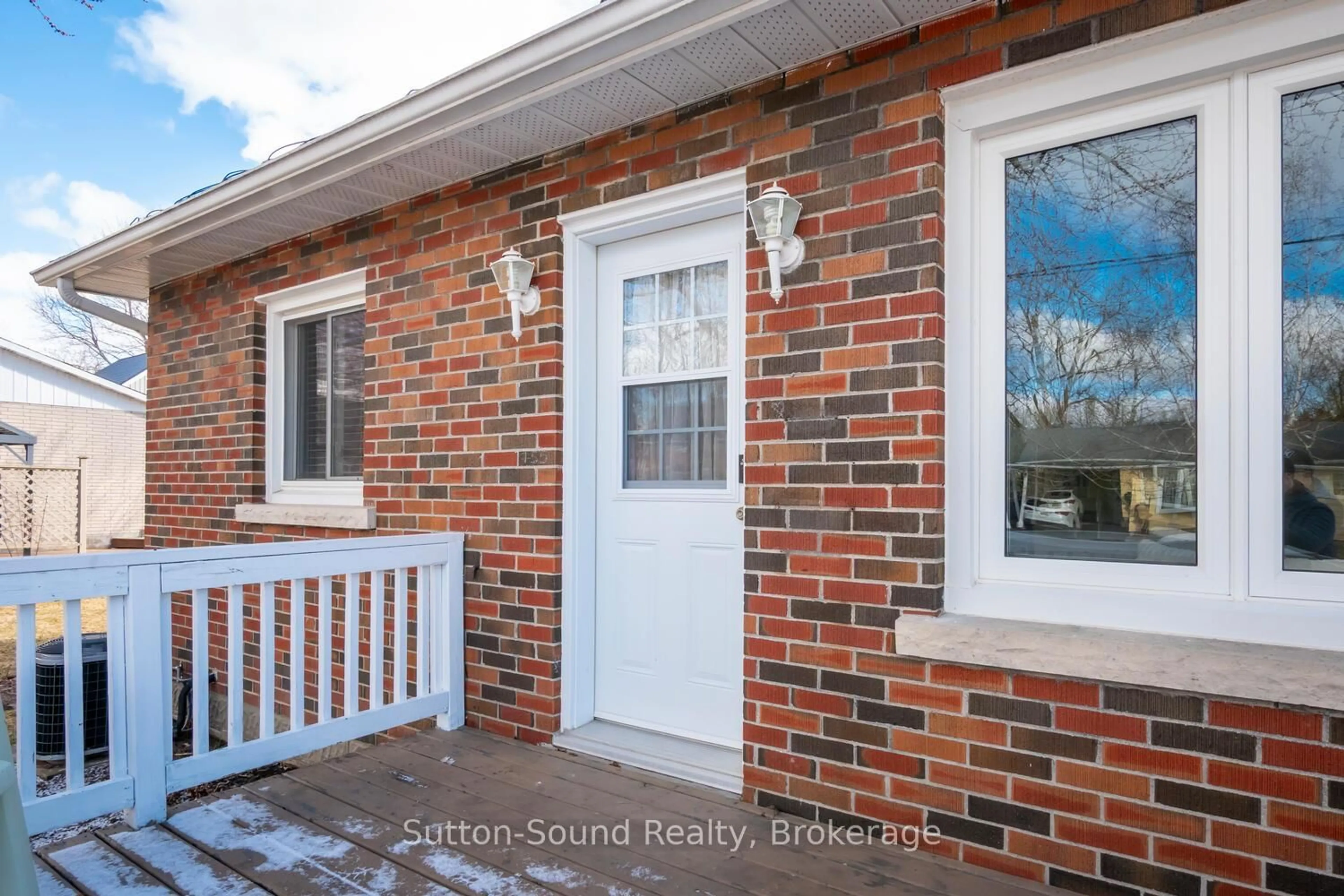 Home with brick exterior material, street for 755 17th St, Owen Sound Ontario N4K 2A4