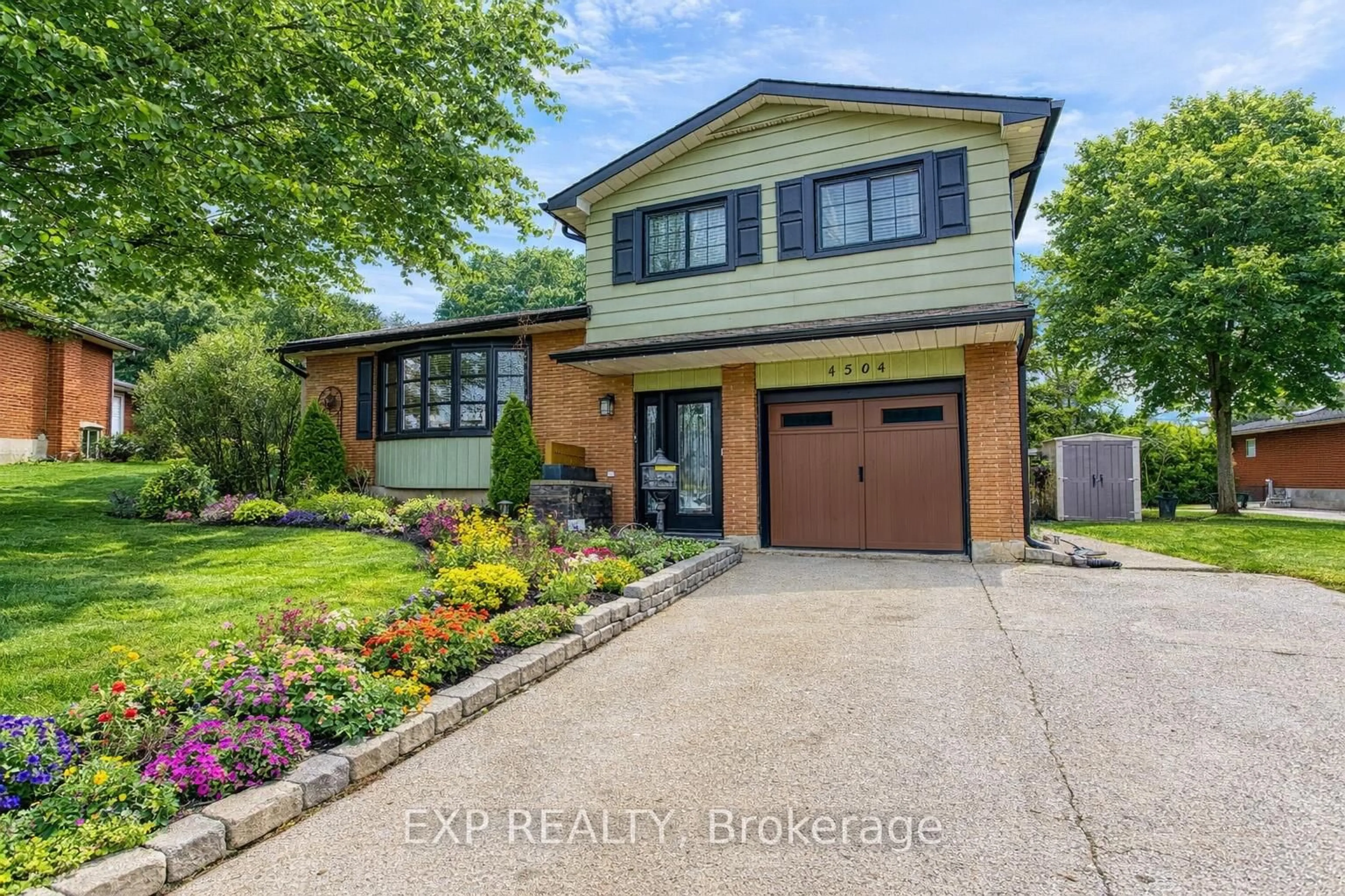 Home with brick exterior material, street for 4504 Queensway Gdns, Niagara Falls Ontario L2E 6P7