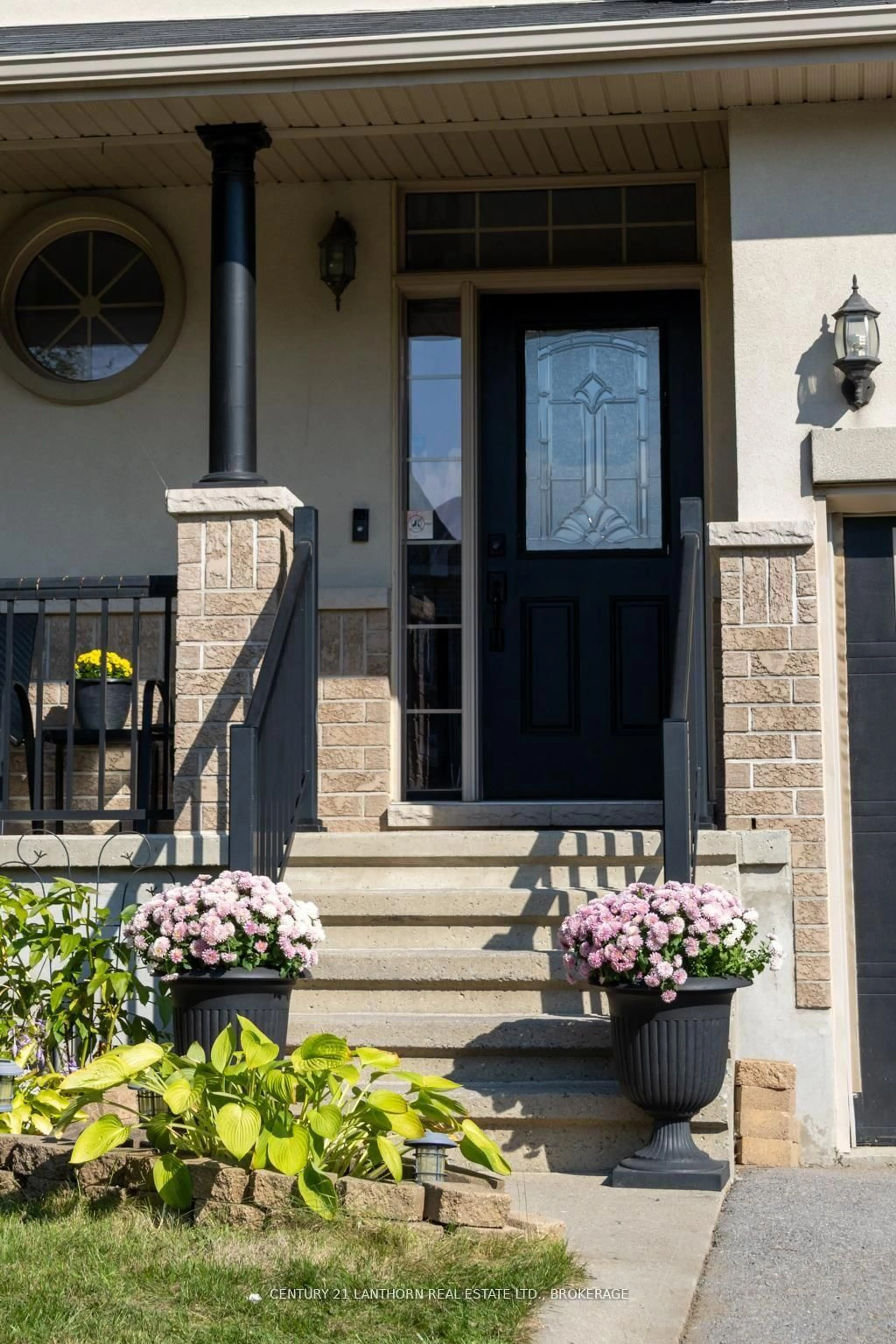 Indoor entryway for 409 Cavendish Cres, Kingston Ontario K7P 0E7