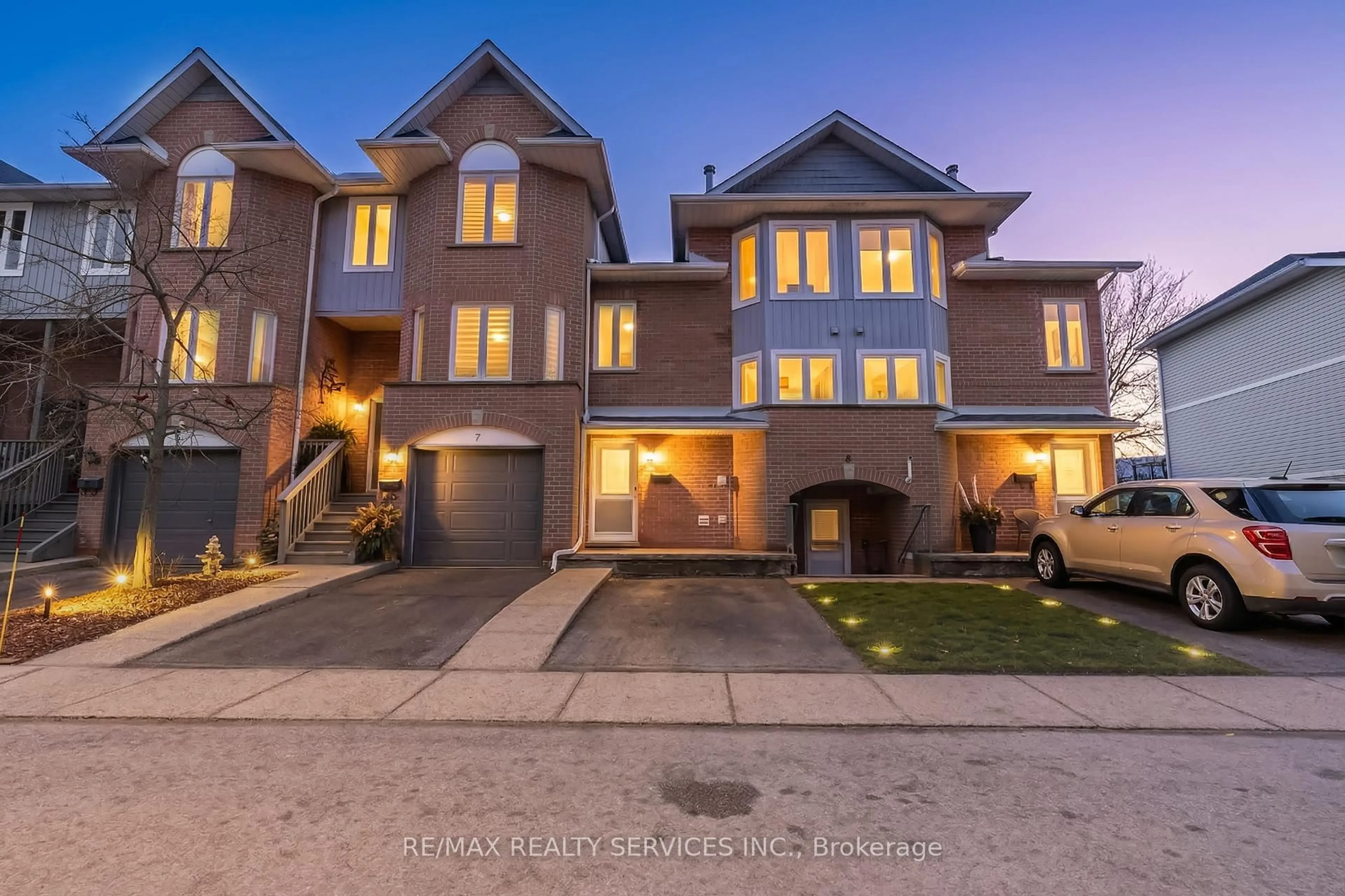 Unknown for 245 Bishop St #9, Cambridge Ontario N3H 5N2