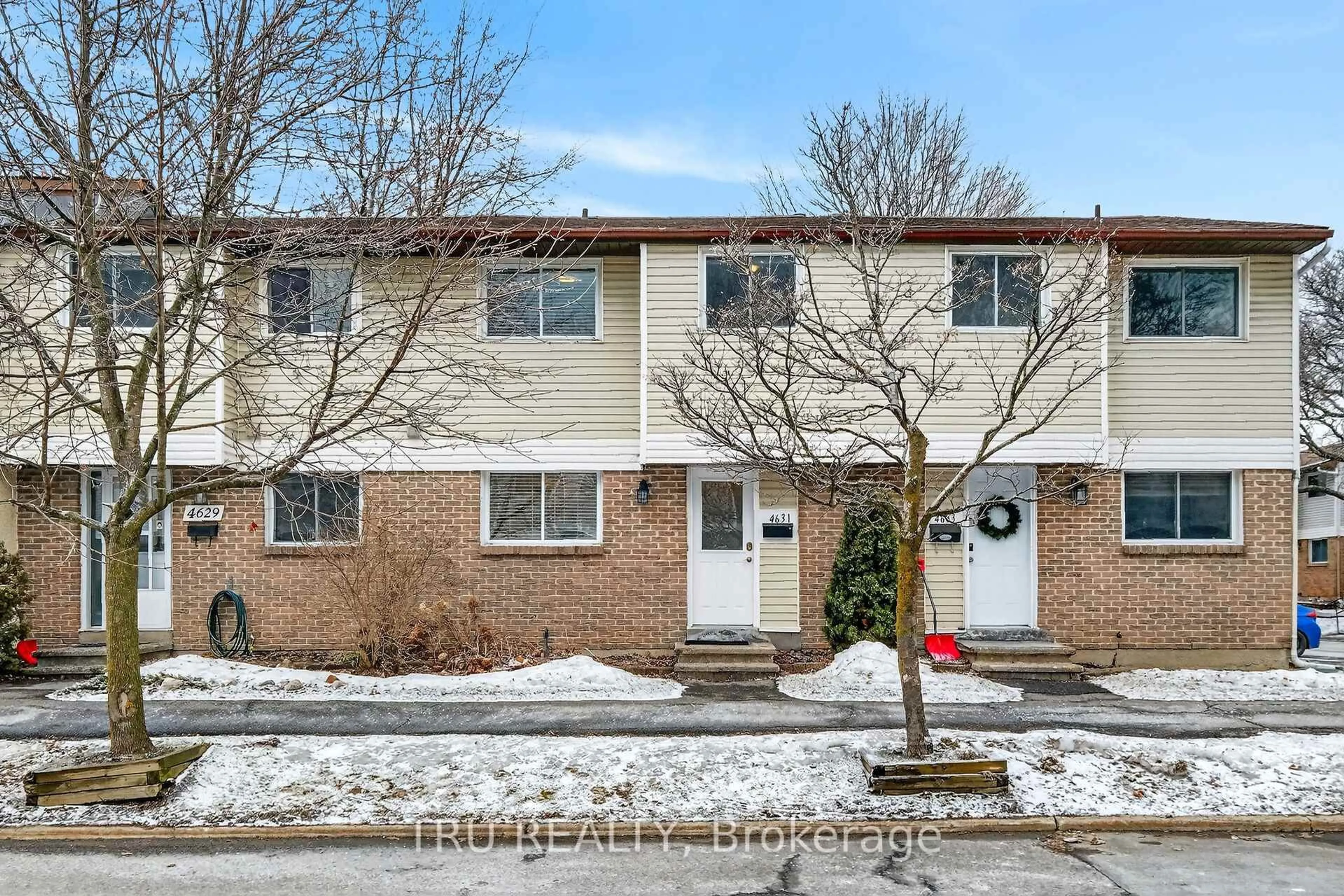 Unknown for 4631 Cecilia Cres #26, Ottawa Ontario K1J 8S7