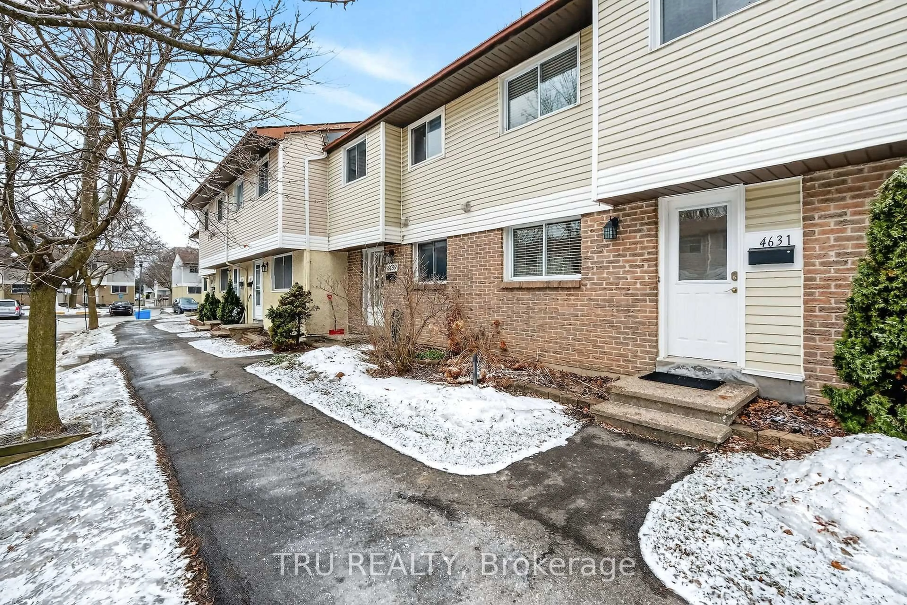 Unknown for 4631 Cecilia Cres #26, Ottawa Ontario K1J 8S7