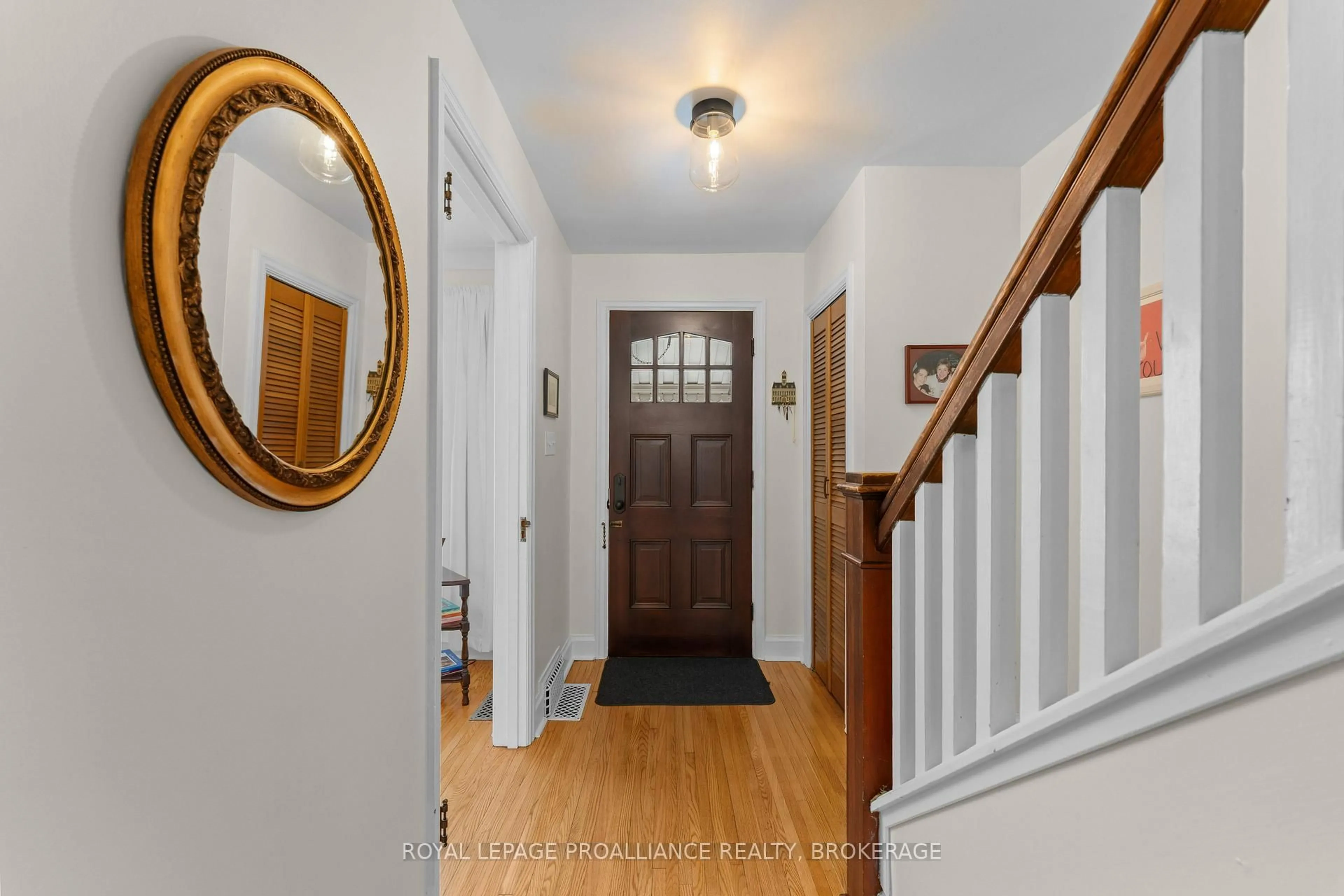 Indoor entryway for 201 Willingdon Ave, Kingston Ontario K7L 4H9