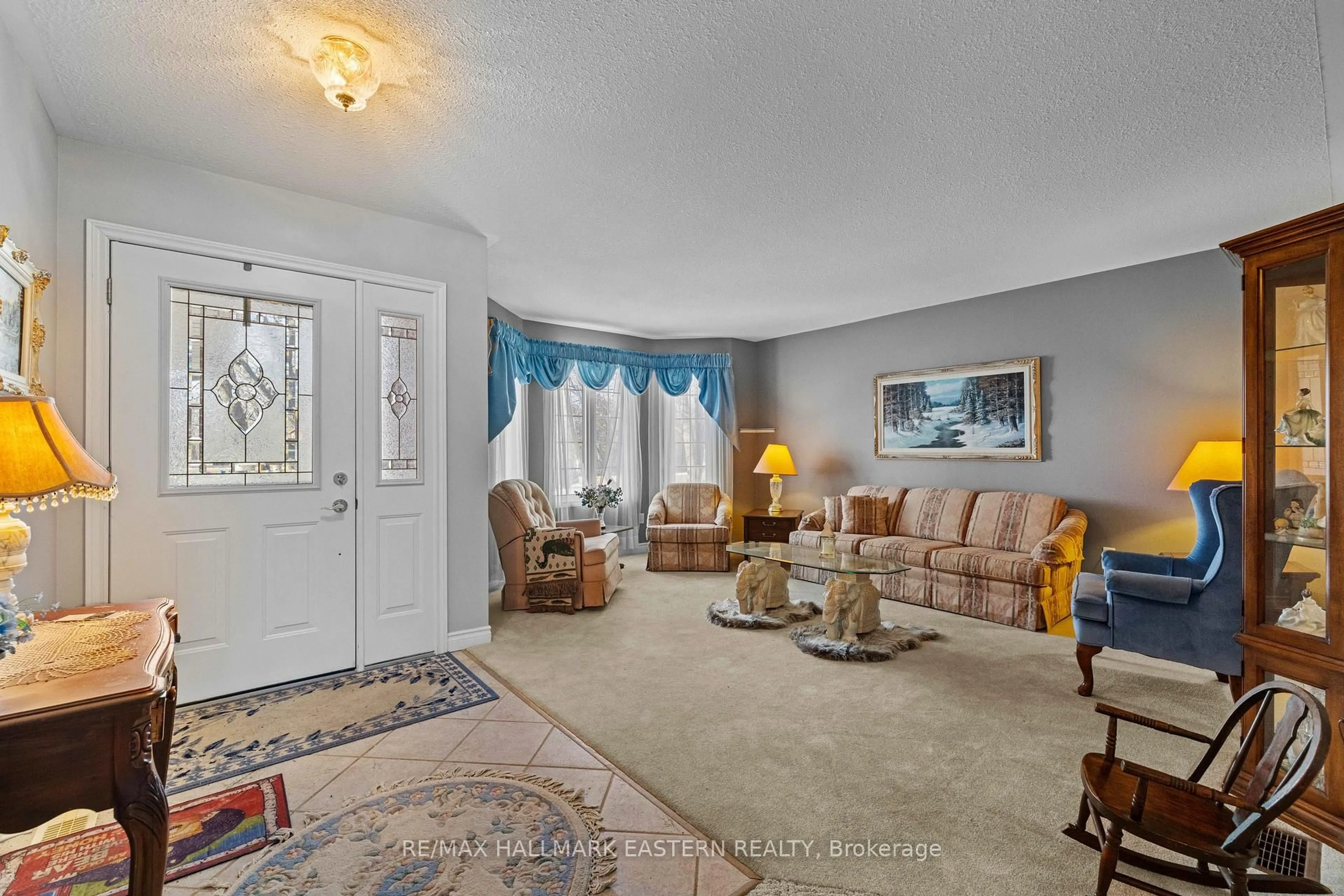 Living room with furniture, unknown for 13 Hague Blvd, Selwyn Ontario K0L 2H0