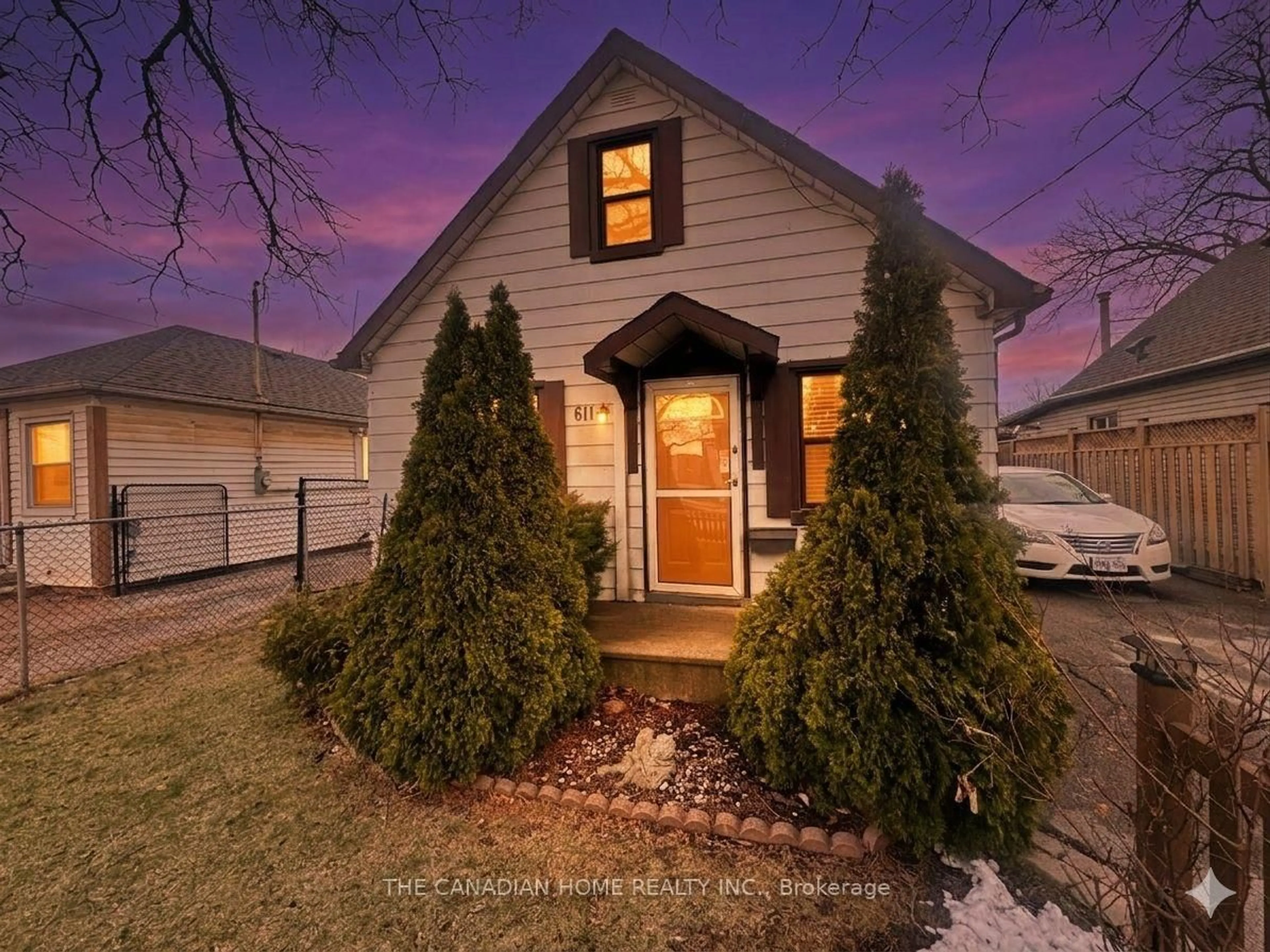 Unknown for 611 Rennie St, Hamilton Ontario L8H 3P8