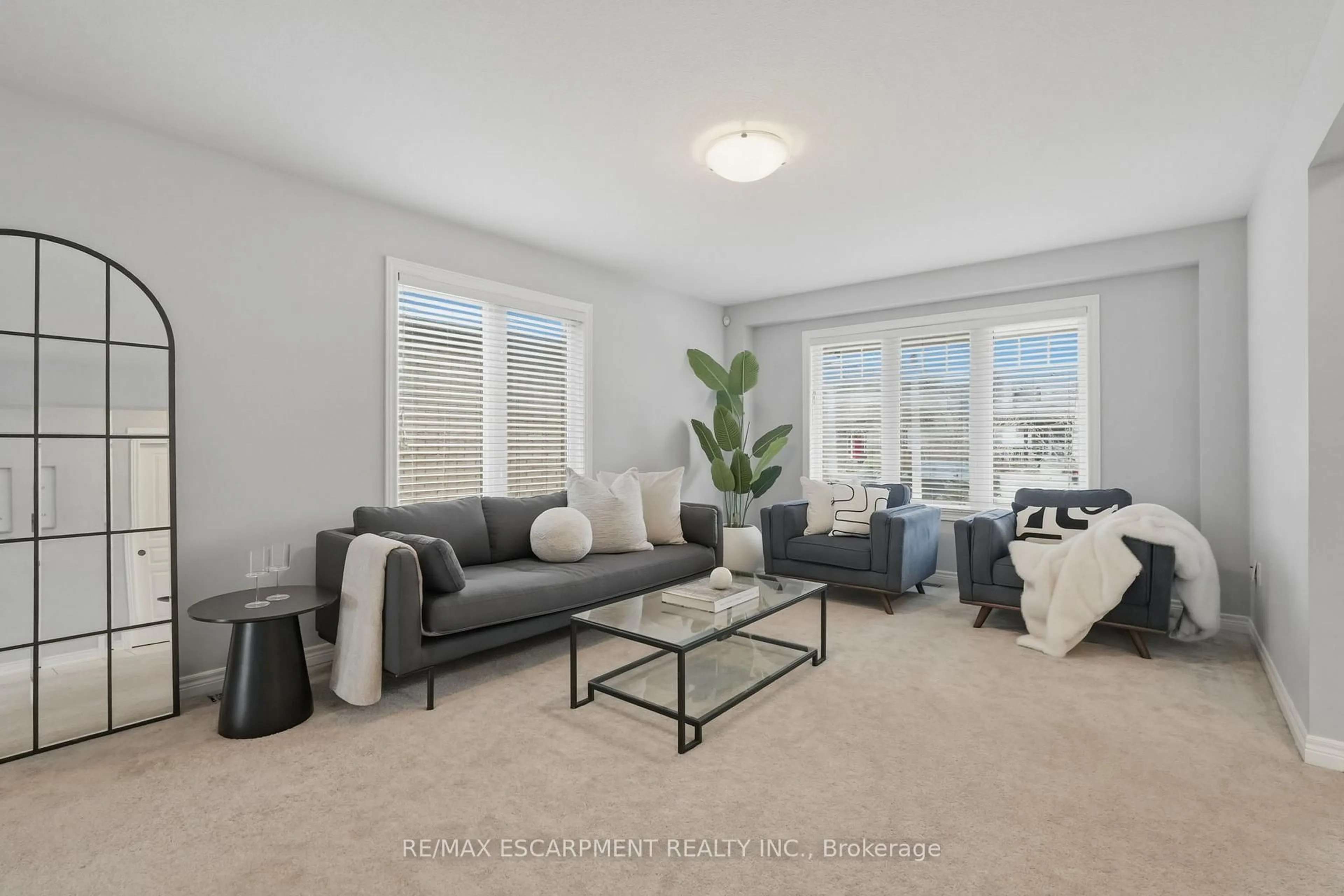 Living room with furniture, unknown for 4021 Bush Cres, Lincoln Ontario L0R 1B9