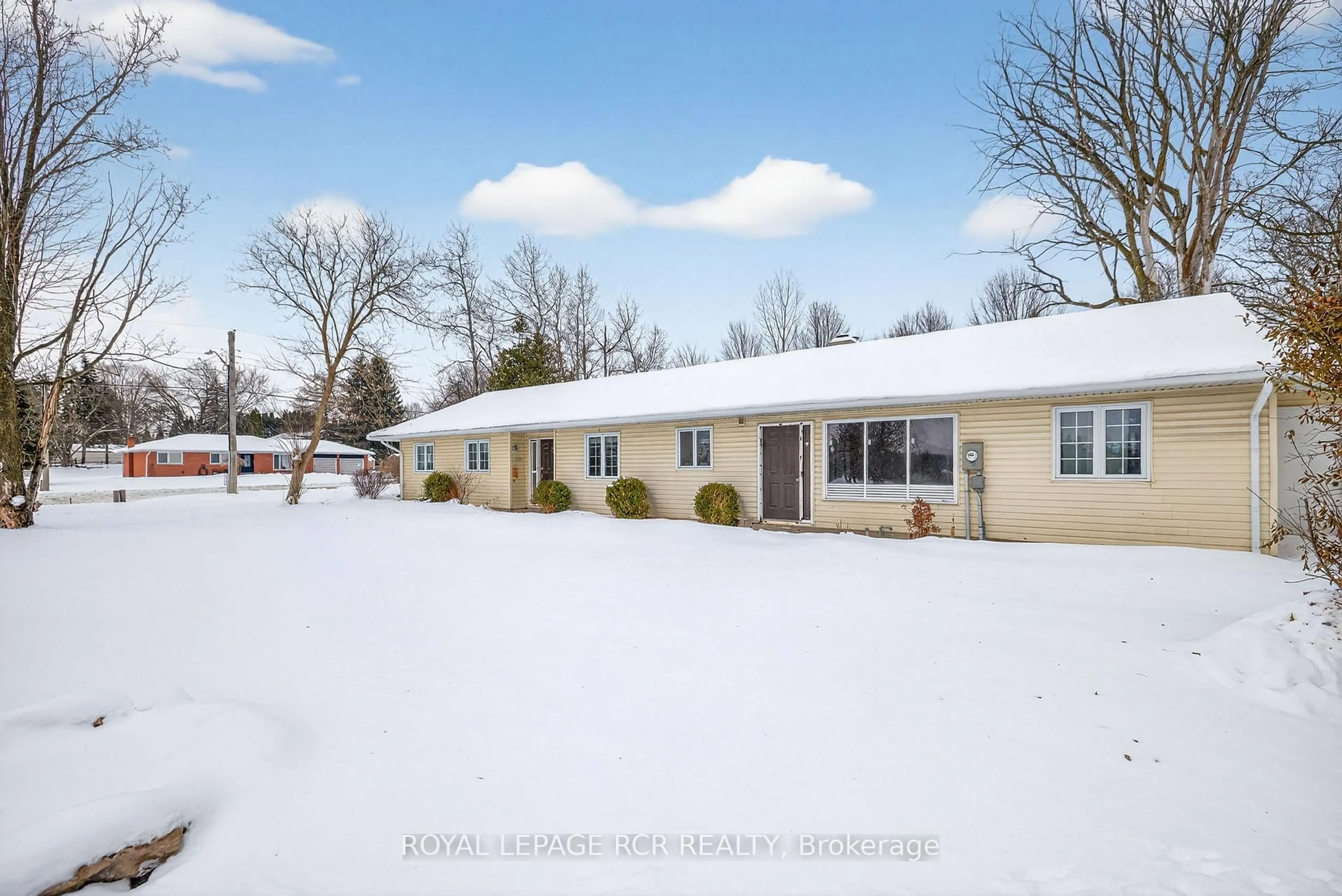 A pic from outside/outdoor area/front of a property/back of a property/a pic from drone, street for 3 Starrview Cres, Mono Ontario L9W 3A8